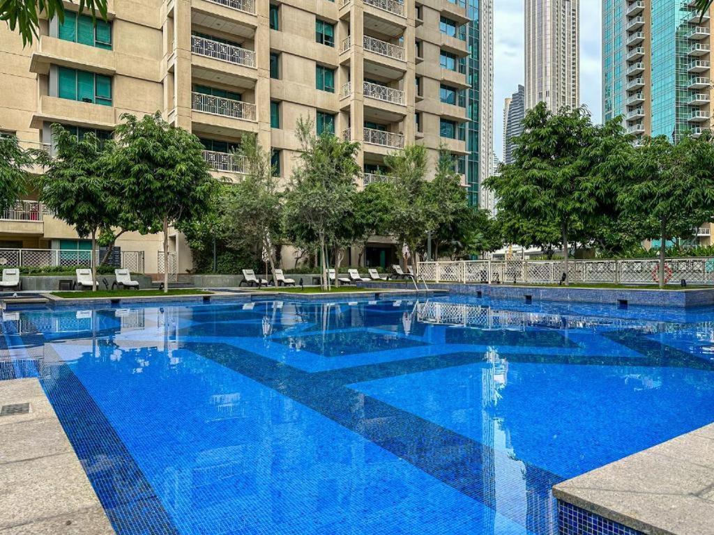 Simply Comfort Vacation Homes Rental Chic Downtown Studio Few Steps to Burj Khalifa