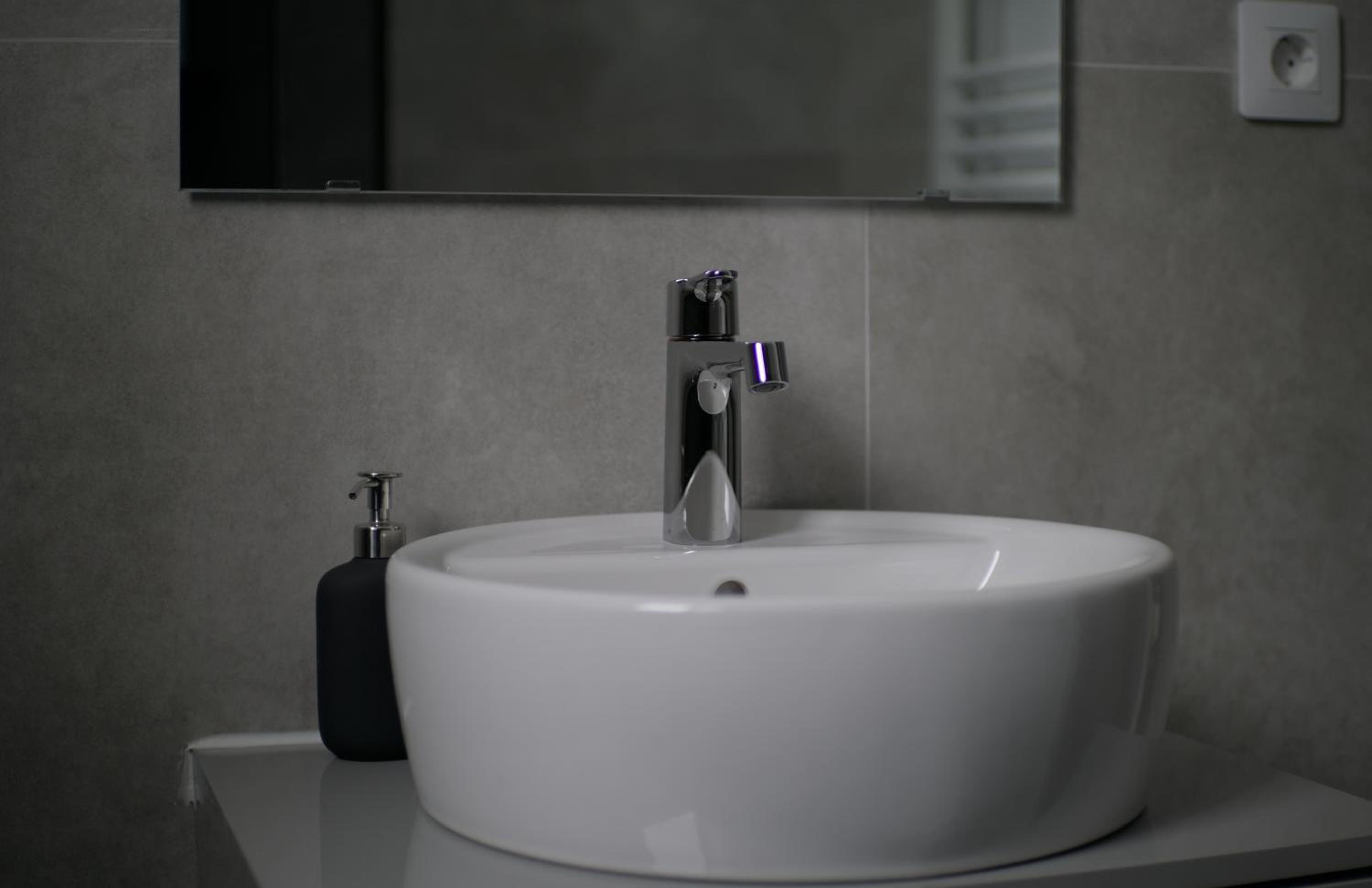 Velaris Downtown Retreat