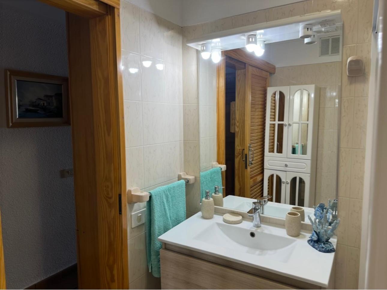 Apartamento acogedor con terraza frente al mar y vistas al Teide
