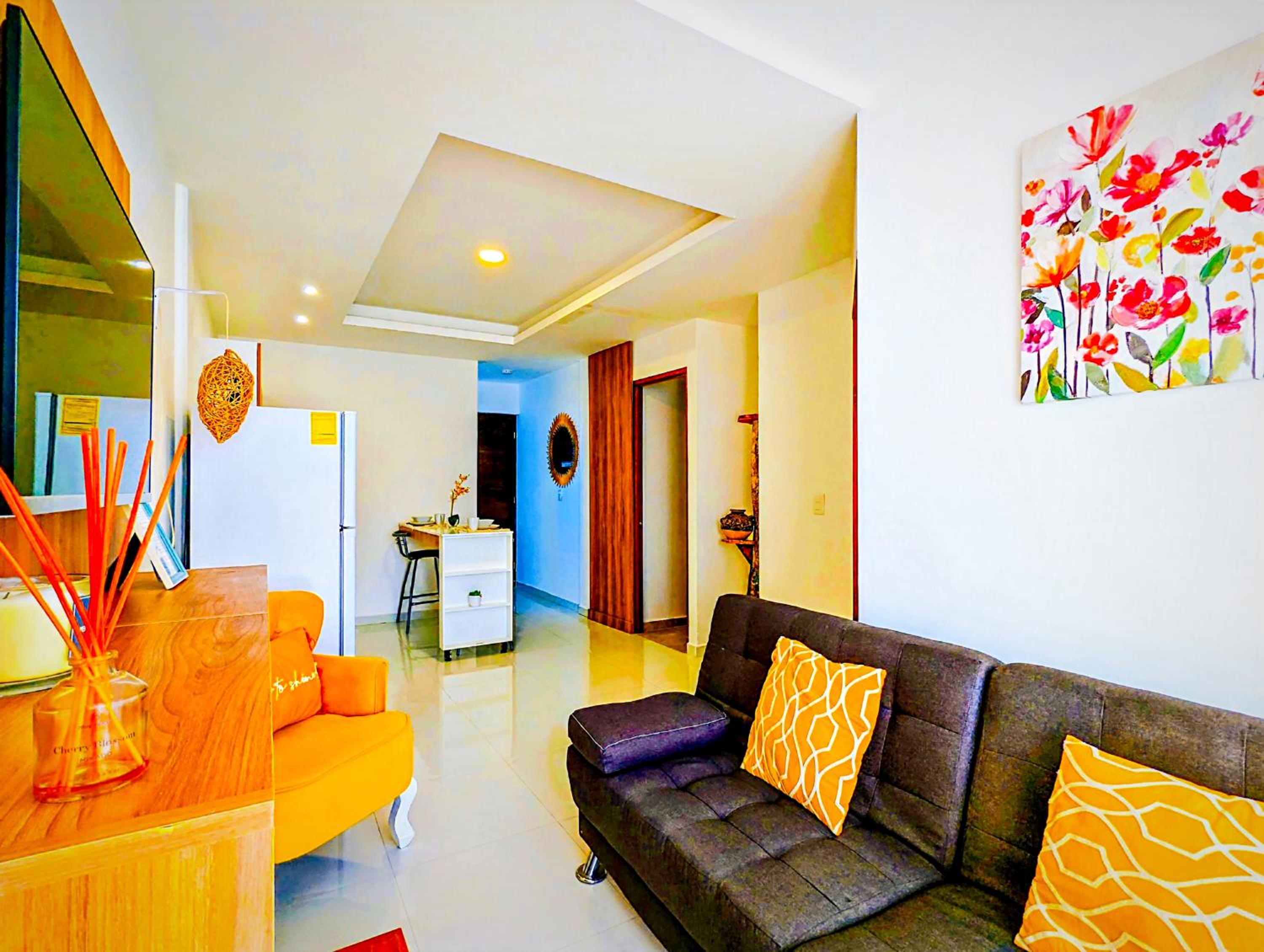 200m to Beach & 5th Ave Cozy & Peaceful Patio Suite AC Fast WiFi Great Value UVA15
