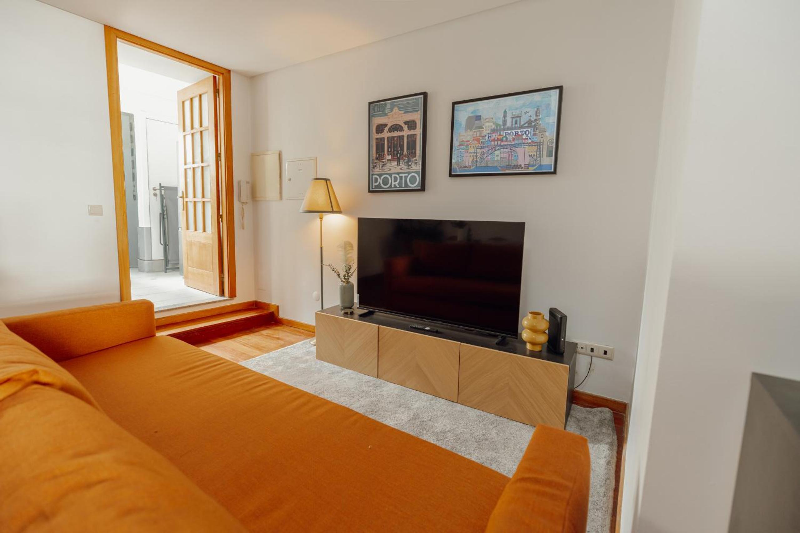 Modern Terrace 2BD Apartment by Vacationy