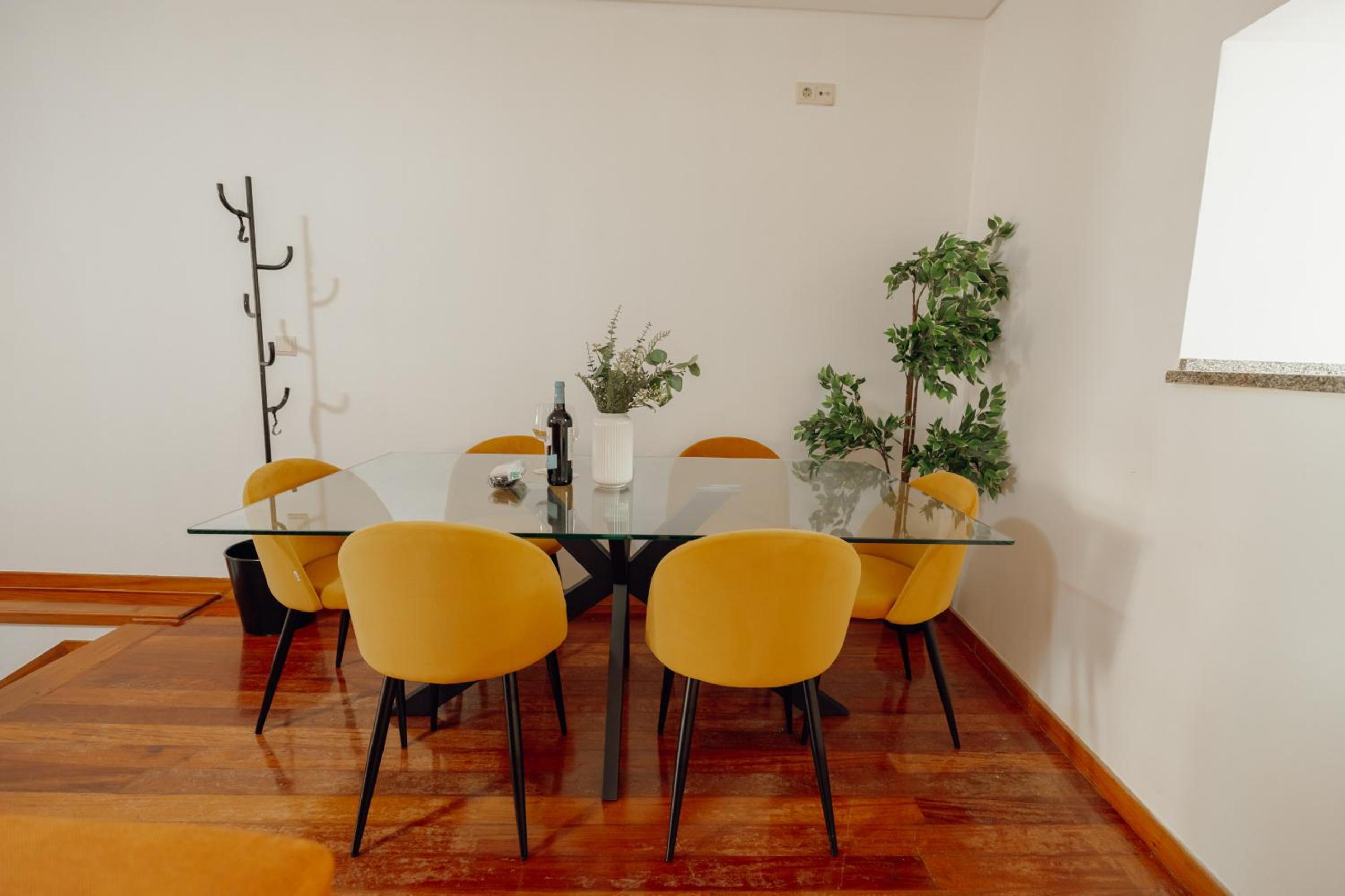 Modern Terrace 2BD Apartment by Vacationy