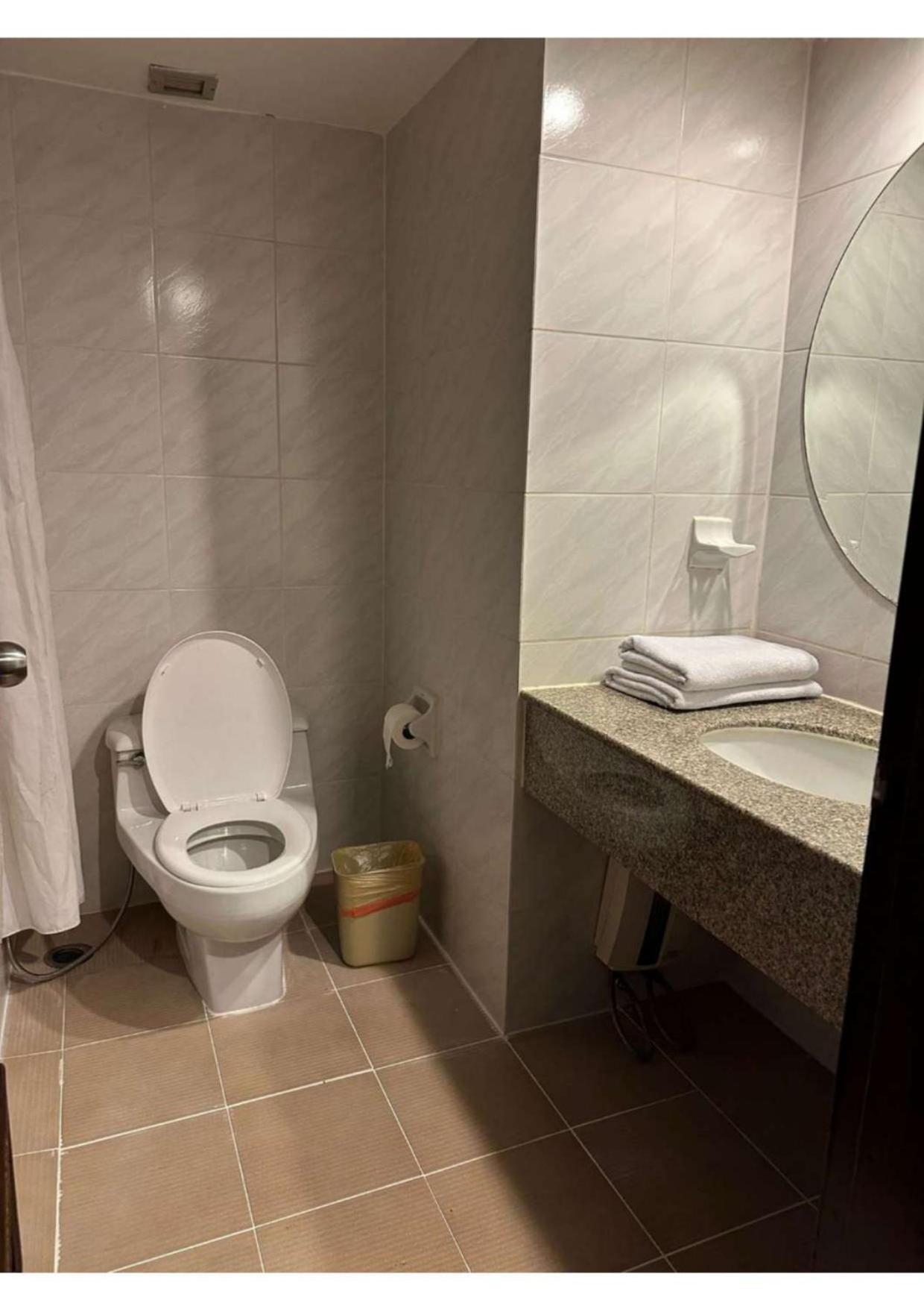Affordable Serviced Apartments in Nana Omni Tower - Prime Sukhumvit location