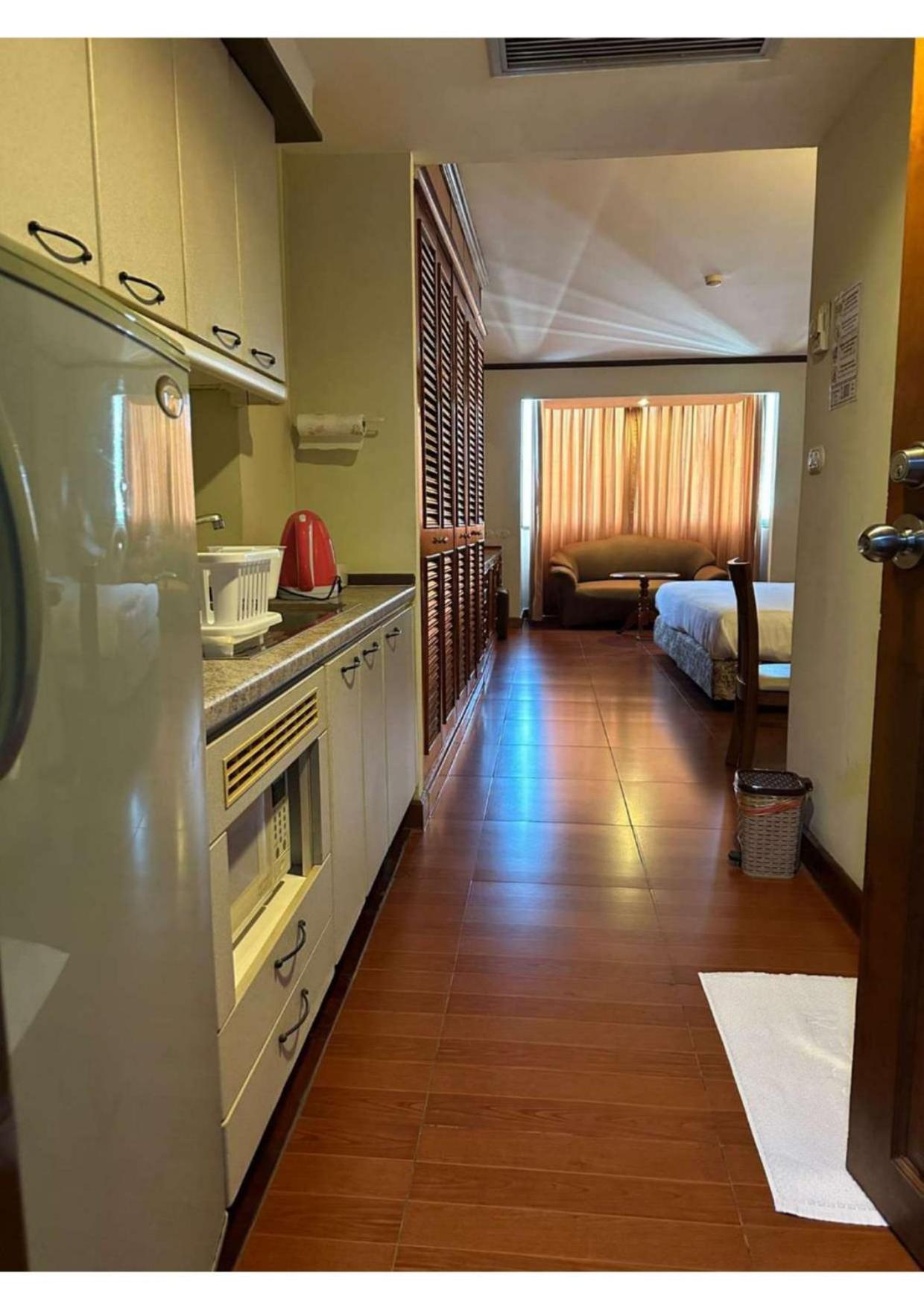 Affordable Serviced Apartments in Nana Omni Tower - Prime Sukhumvit location