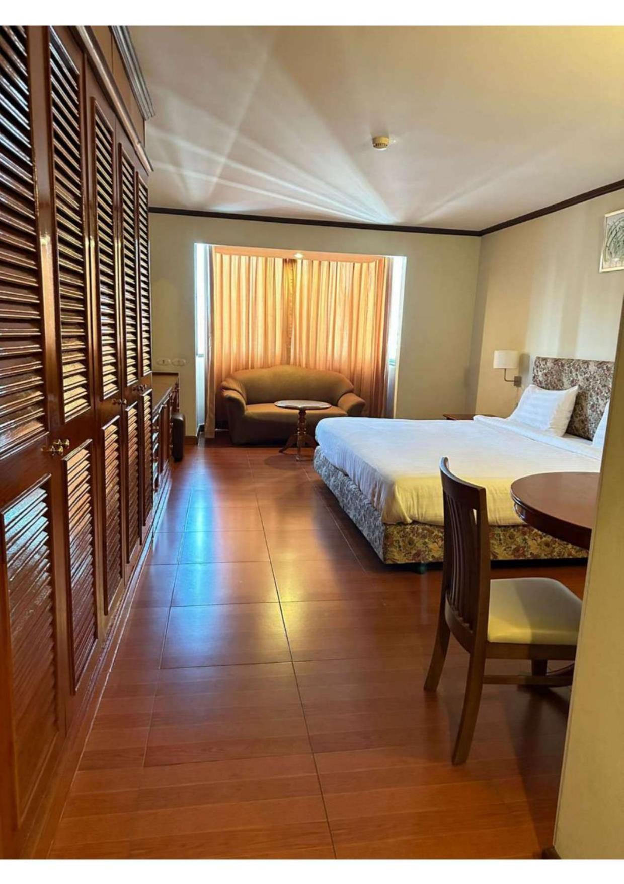 Affordable Serviced Apartments in Nana Omni Tower - Prime Sukhumvit location