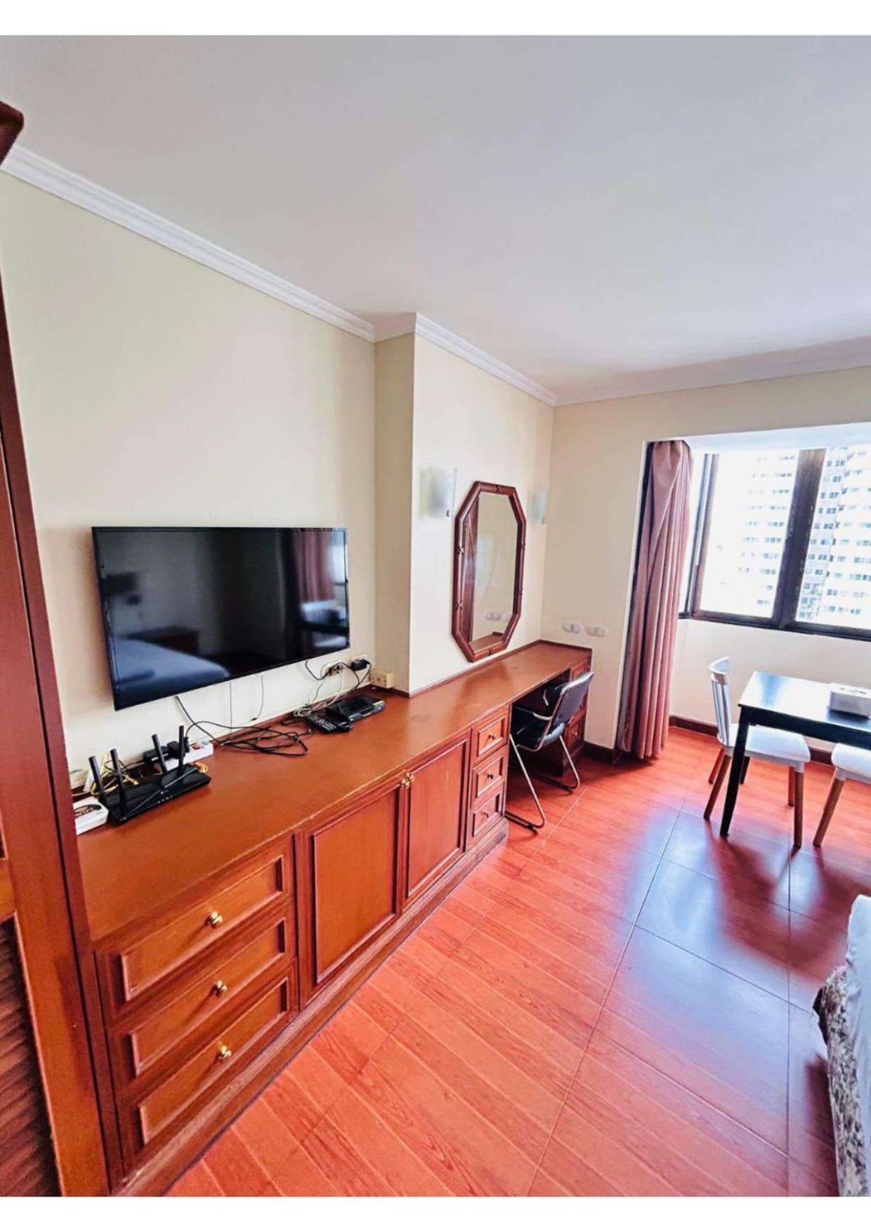 Affordable Serviced Apartments in Nana Omni Tower - Prime Sukhumvit location