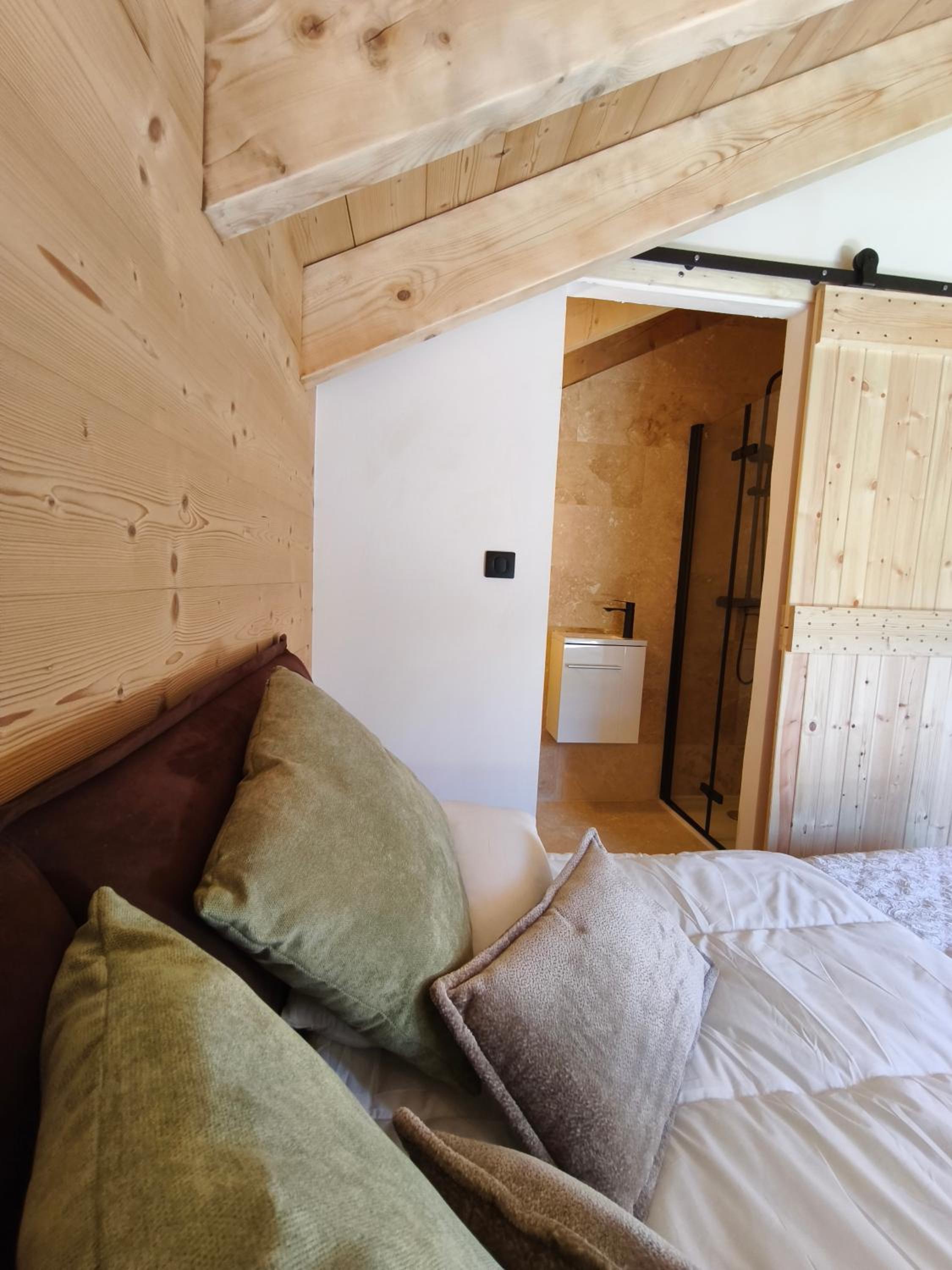 Chalet cosy&neuf, poêle à bois, vue panoramique