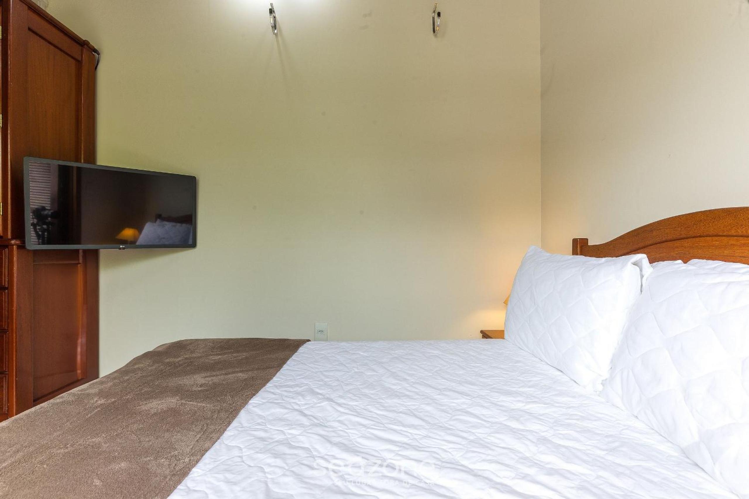 2-Bedr Ap w/BBQ, 400m from the Beach Jurerê JBA202