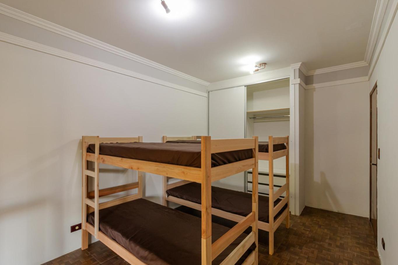 Casa com Piscina, Salao de jogos e Churrasqueira