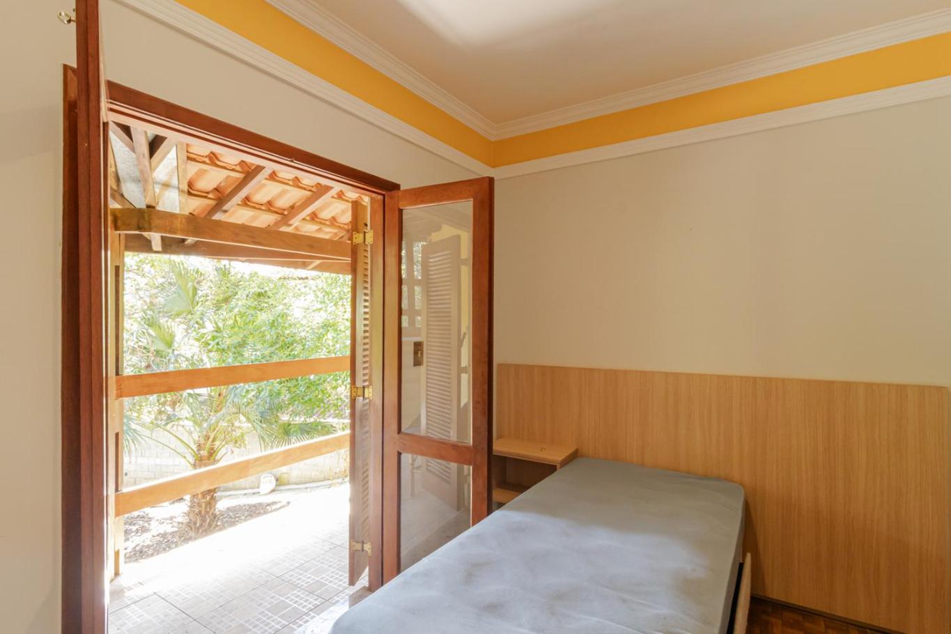 Casa com Piscina, Salao de jogos e Churrasqueira