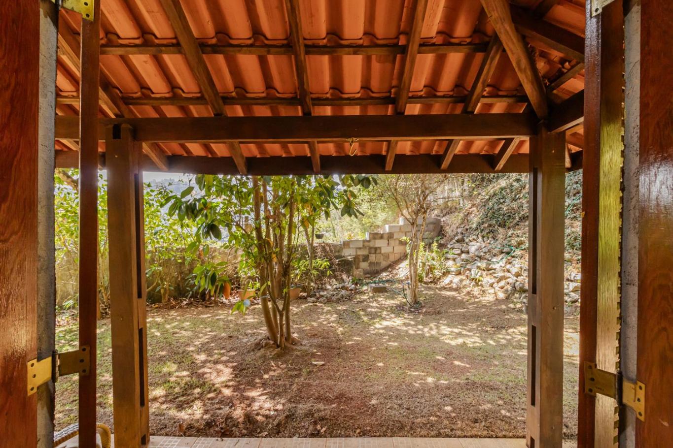 Casa com Piscina, Salao de jogos e Churrasqueira