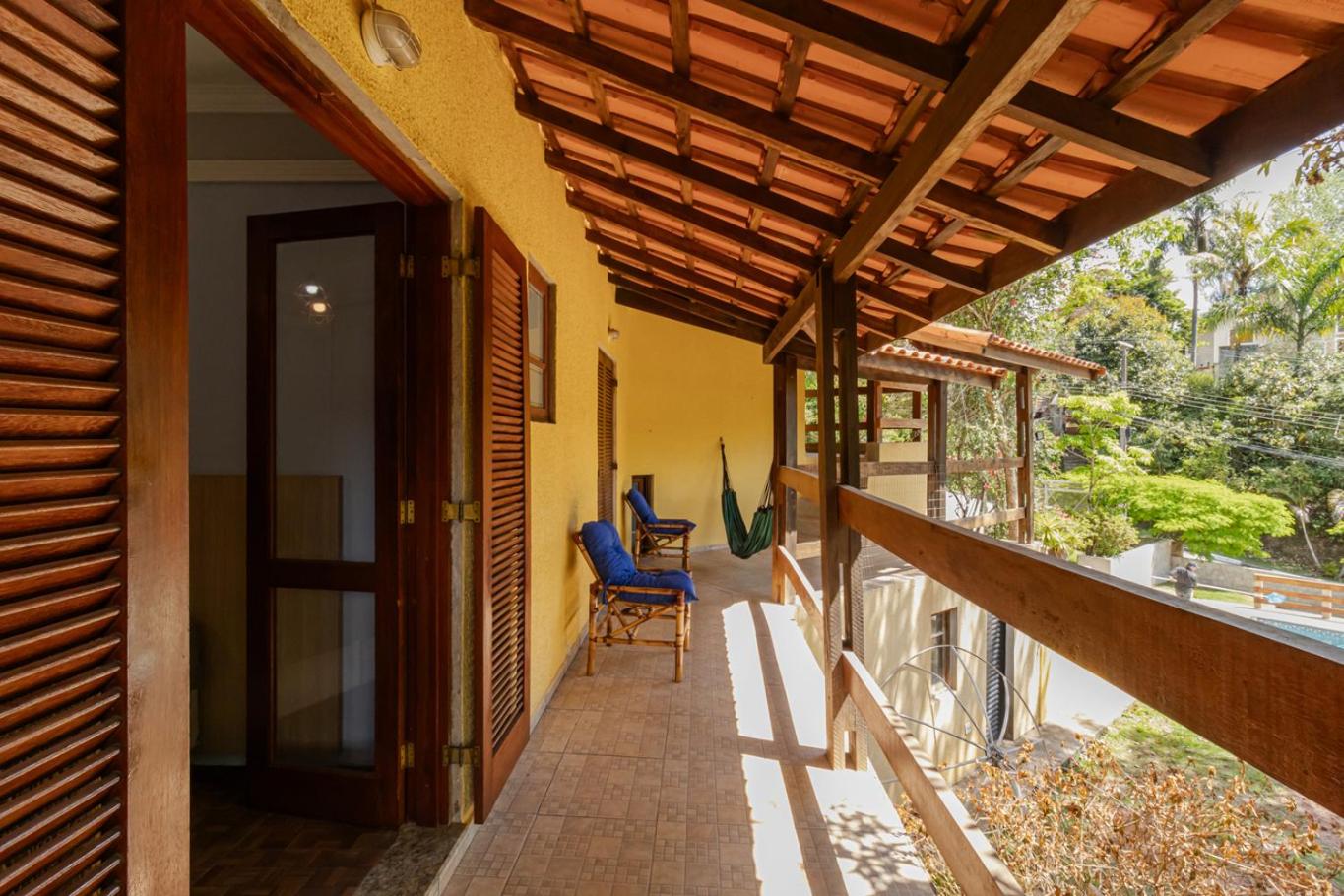 Casa com Piscina, Salao de jogos e Churrasqueira