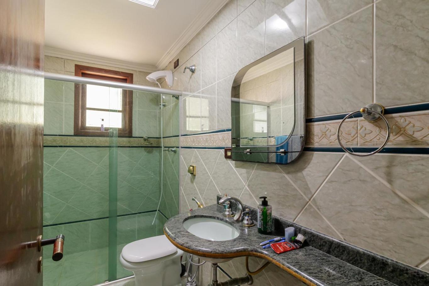 Casa com Piscina, Salao de jogos e Churrasqueira