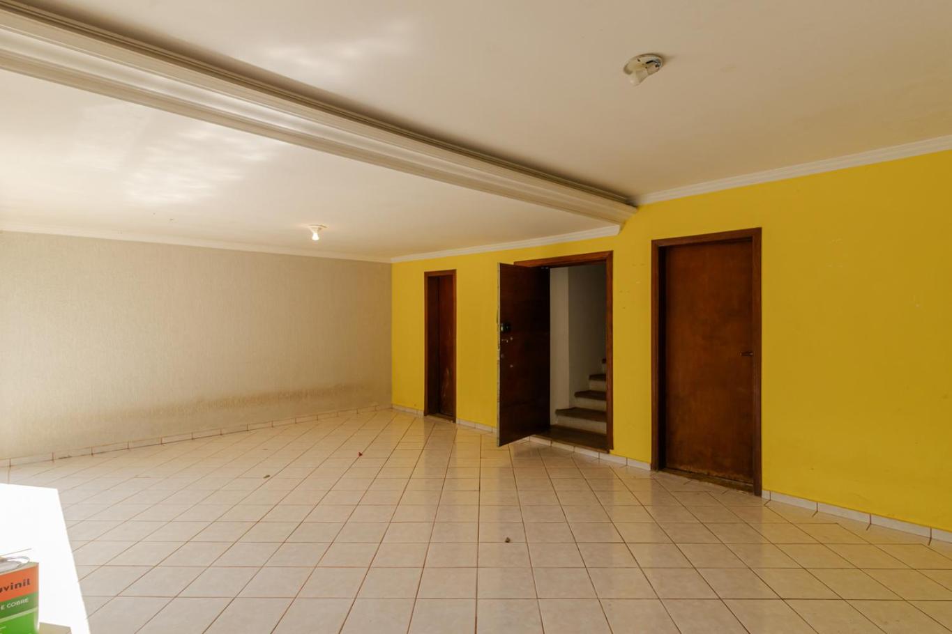 Casa com Piscina, Salao de jogos e Churrasqueira
