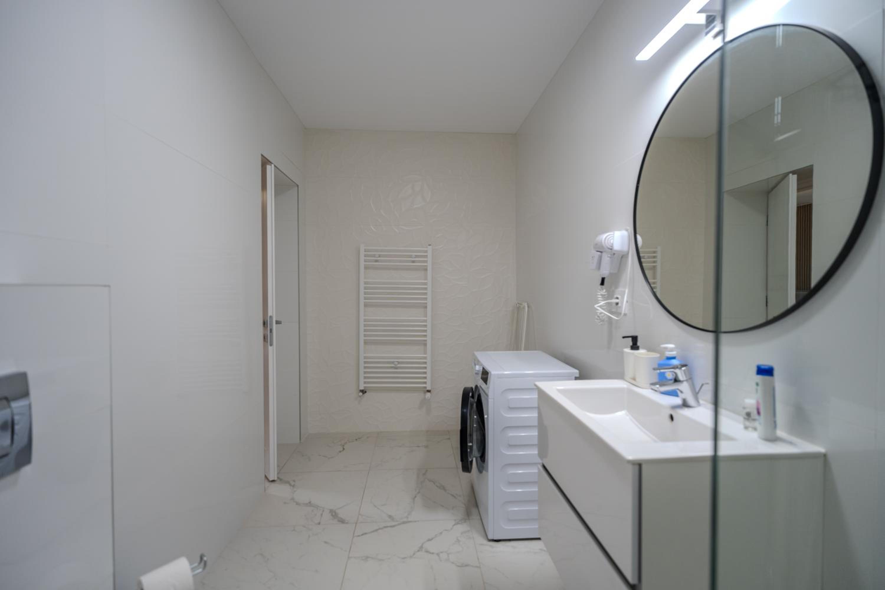 Warm-Toned Studio by Blvd 47B5 - Free Parking