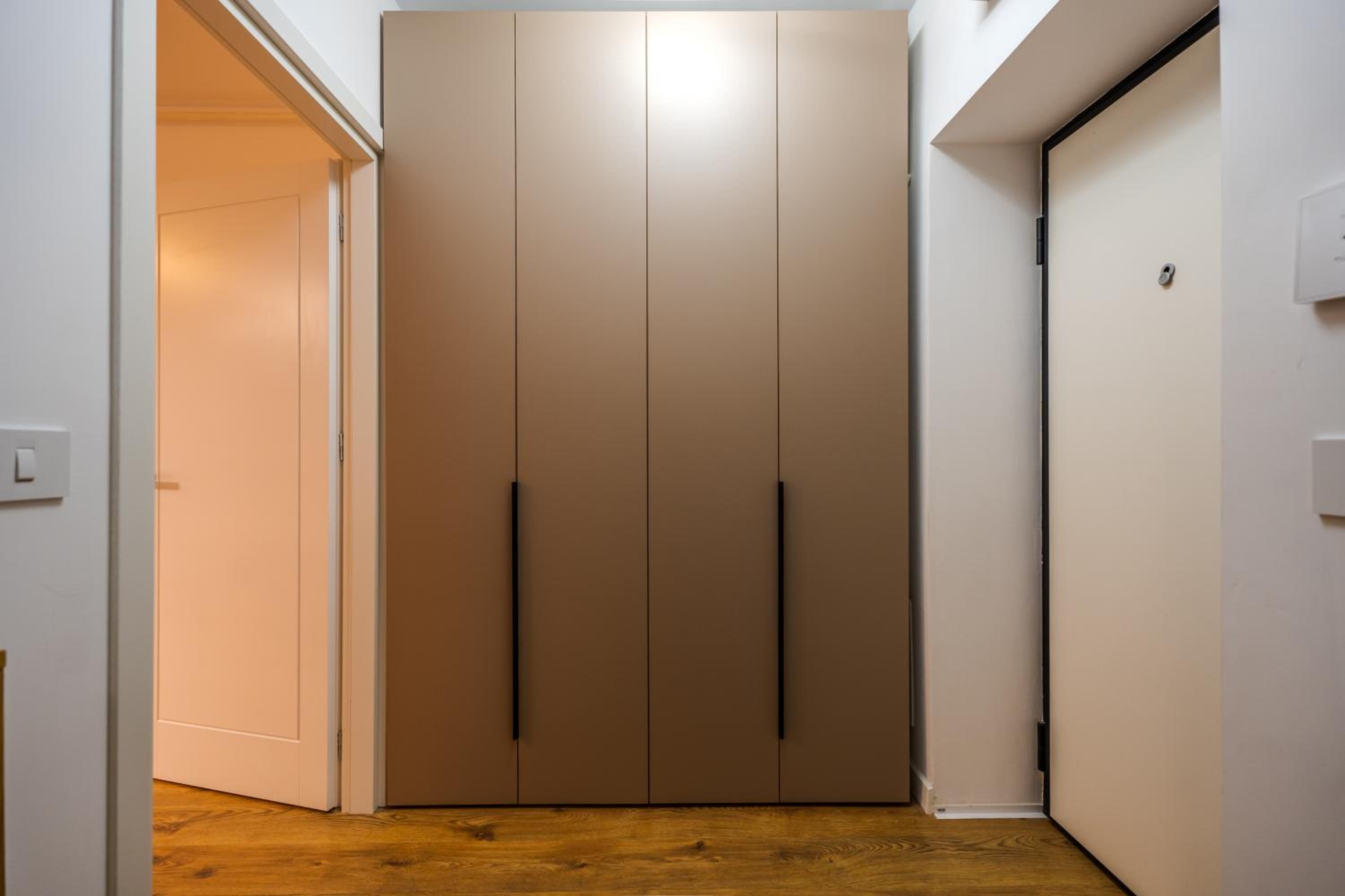 Warm-Toned Studio by Blvd 47B5 - Free Parking