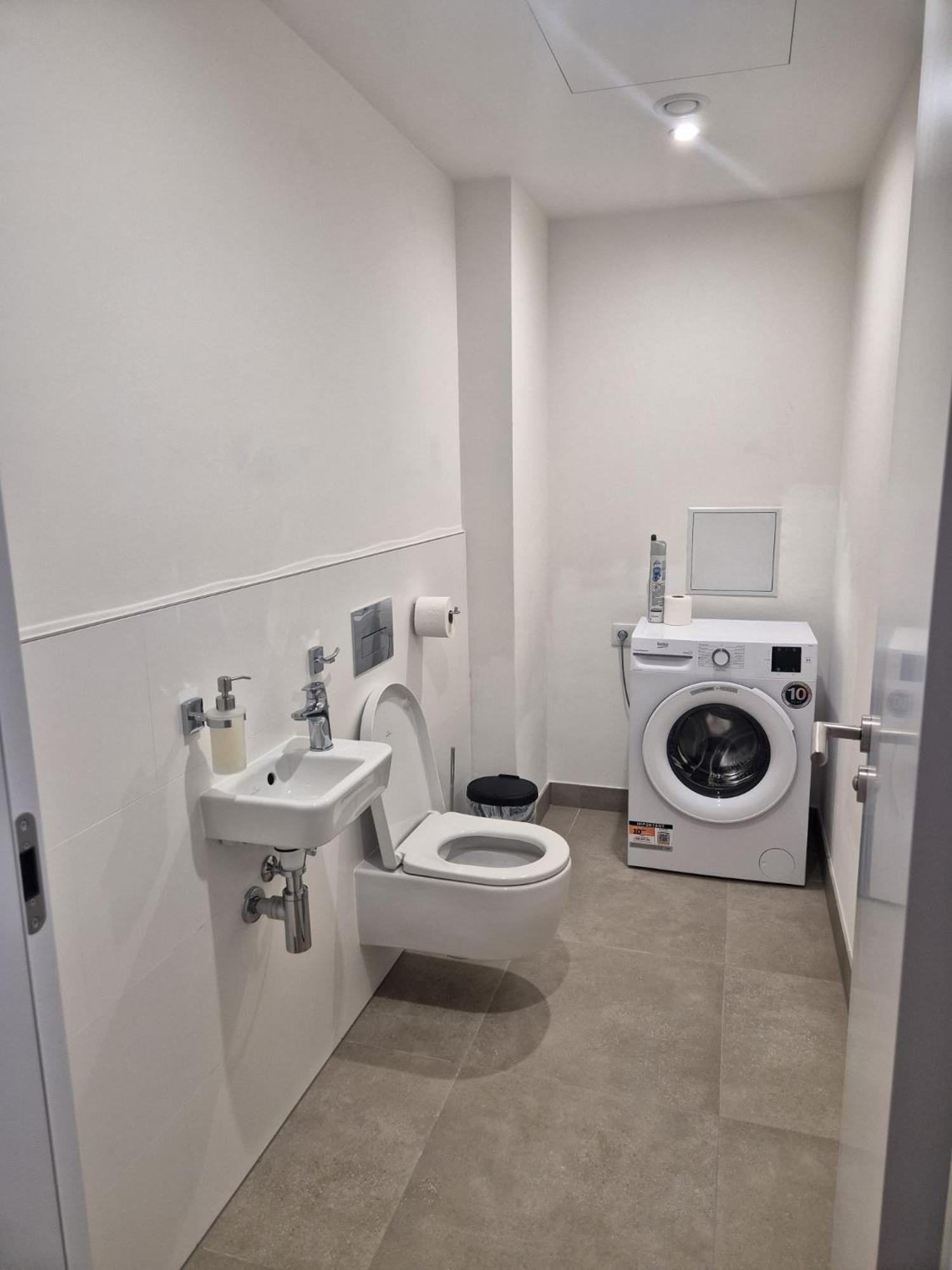 Smichov Luxury Apartments with Free Parking