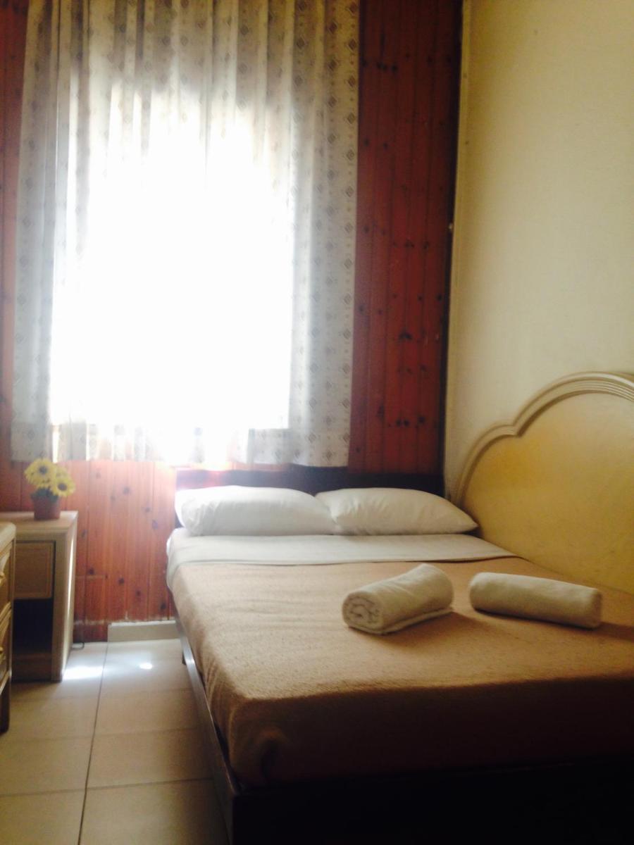 Momo's Hostel