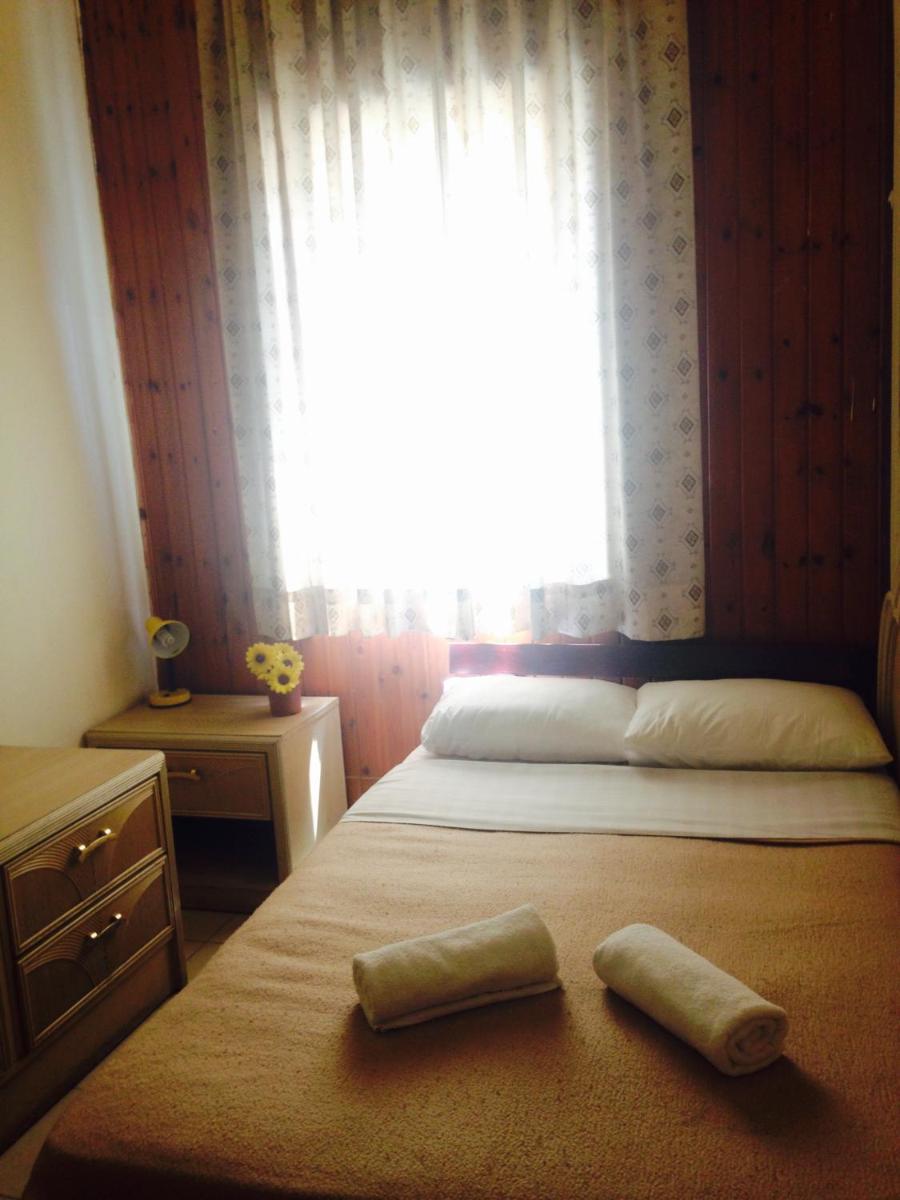 Momo's Hostel