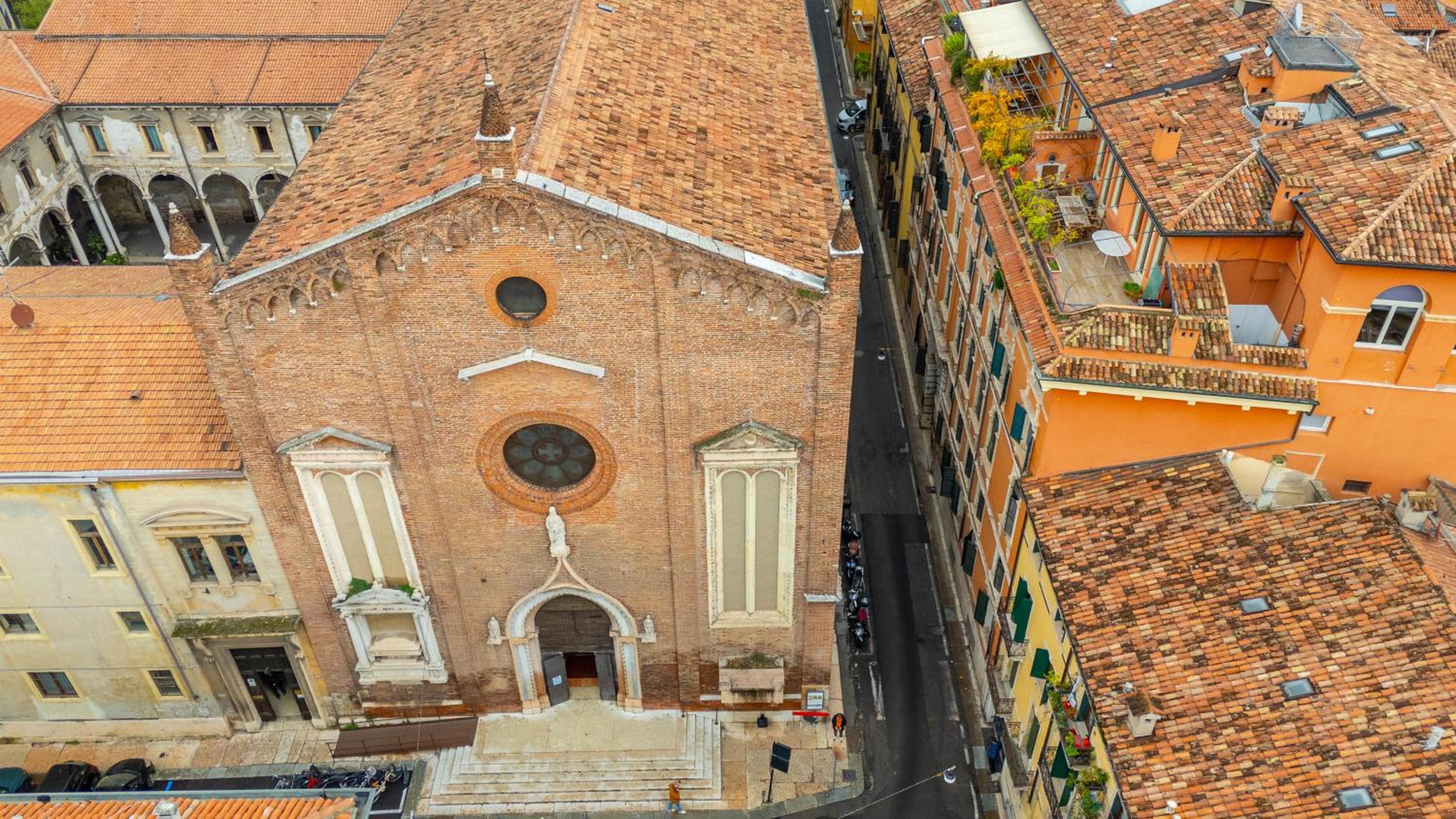 Casa Giulia dietro Porta Borsari