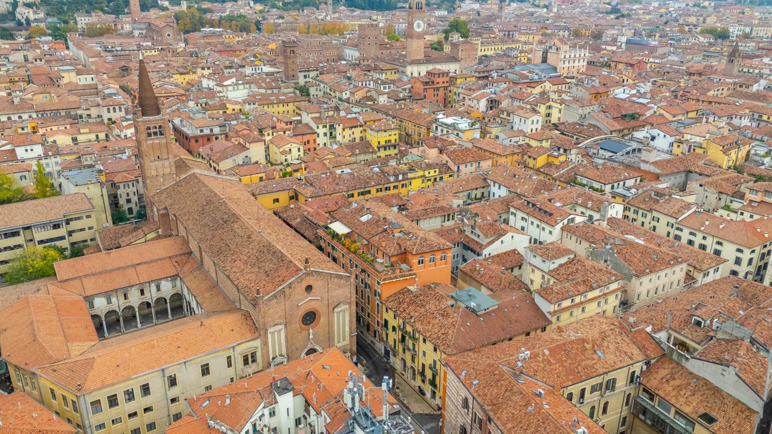 Casa Giulia dietro Porta Borsari