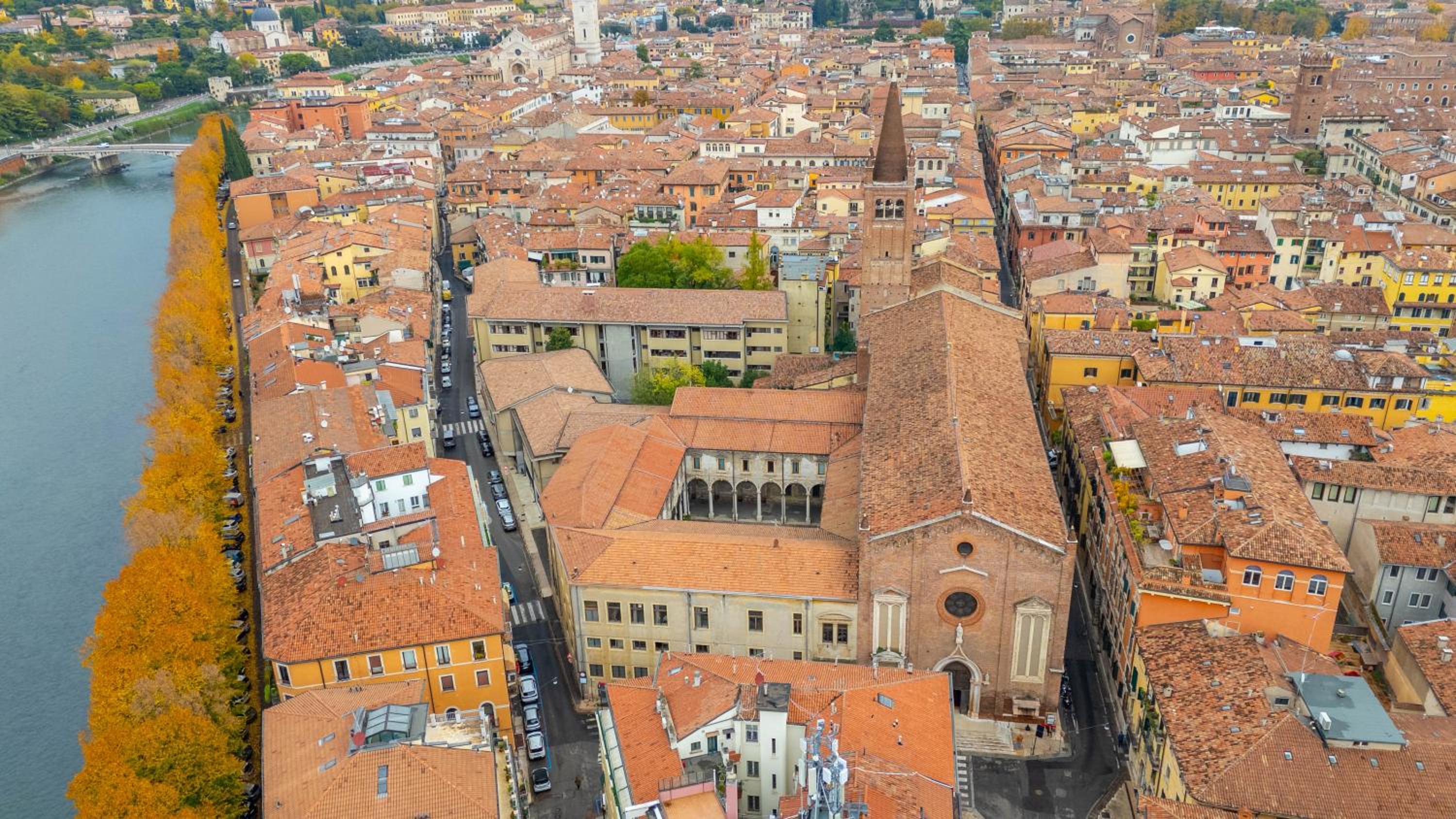 Casa Giulia dietro Porta Borsari