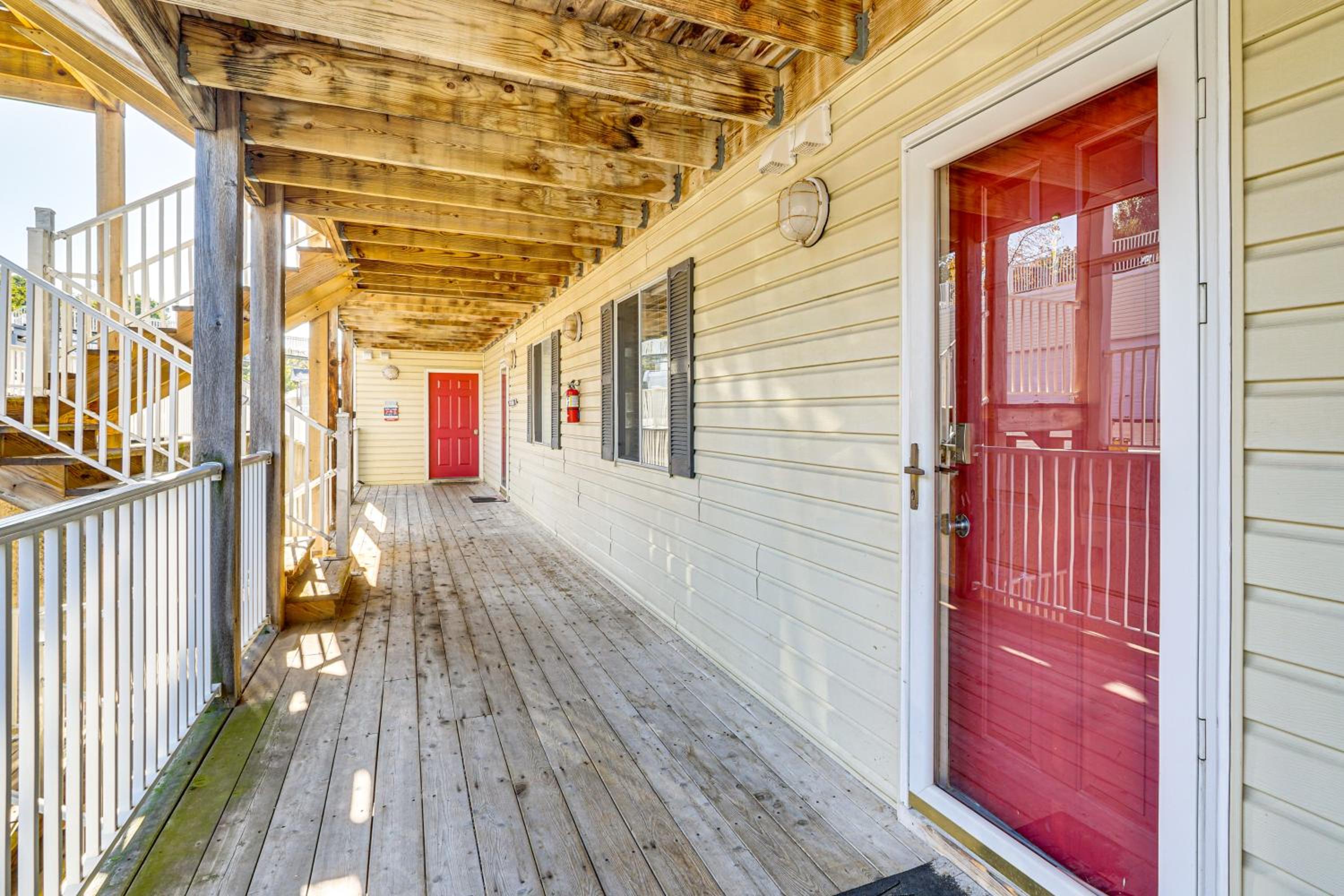 Pool Access, Steps to Beach Scenic Ozarks Retreat