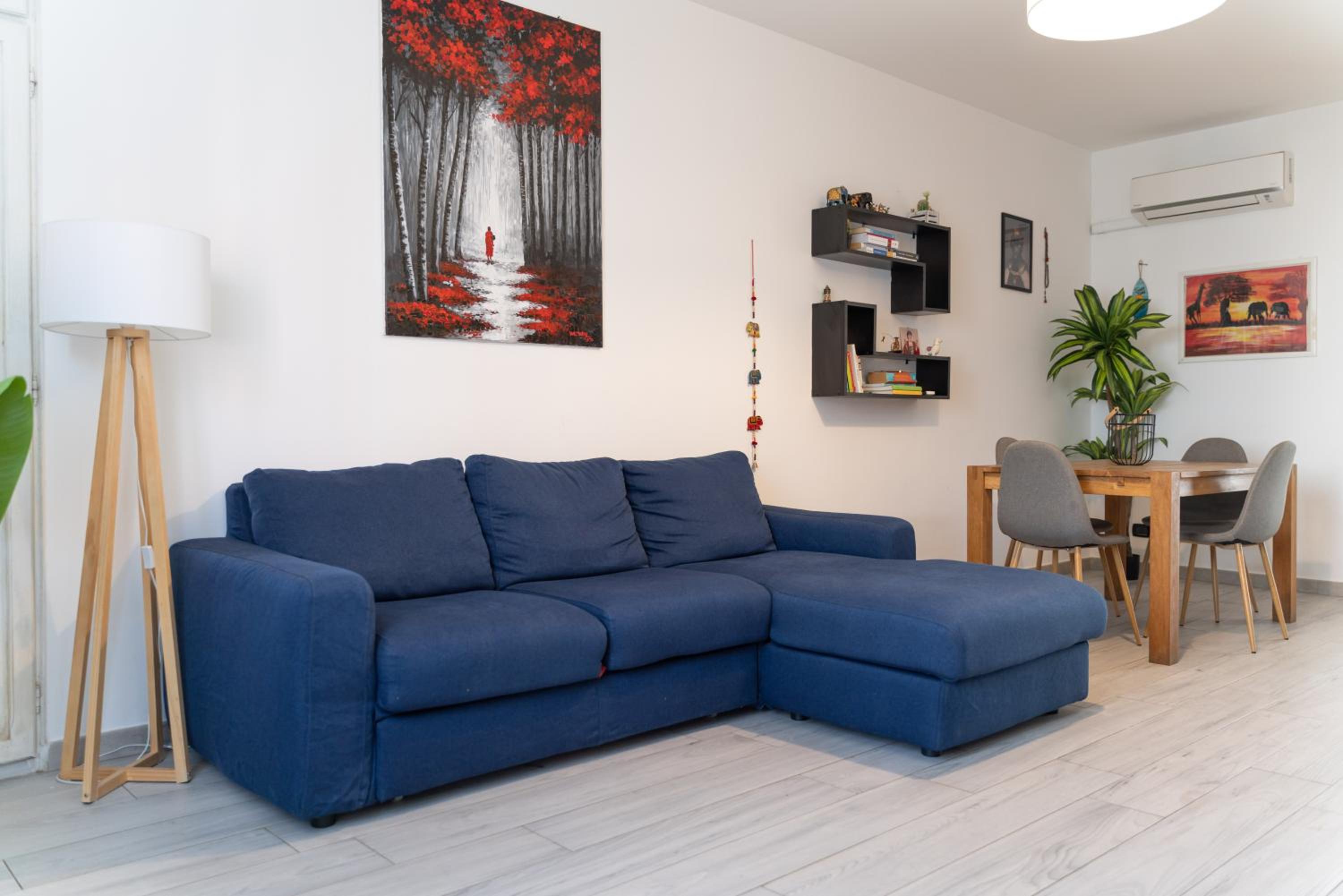 Sanuk House