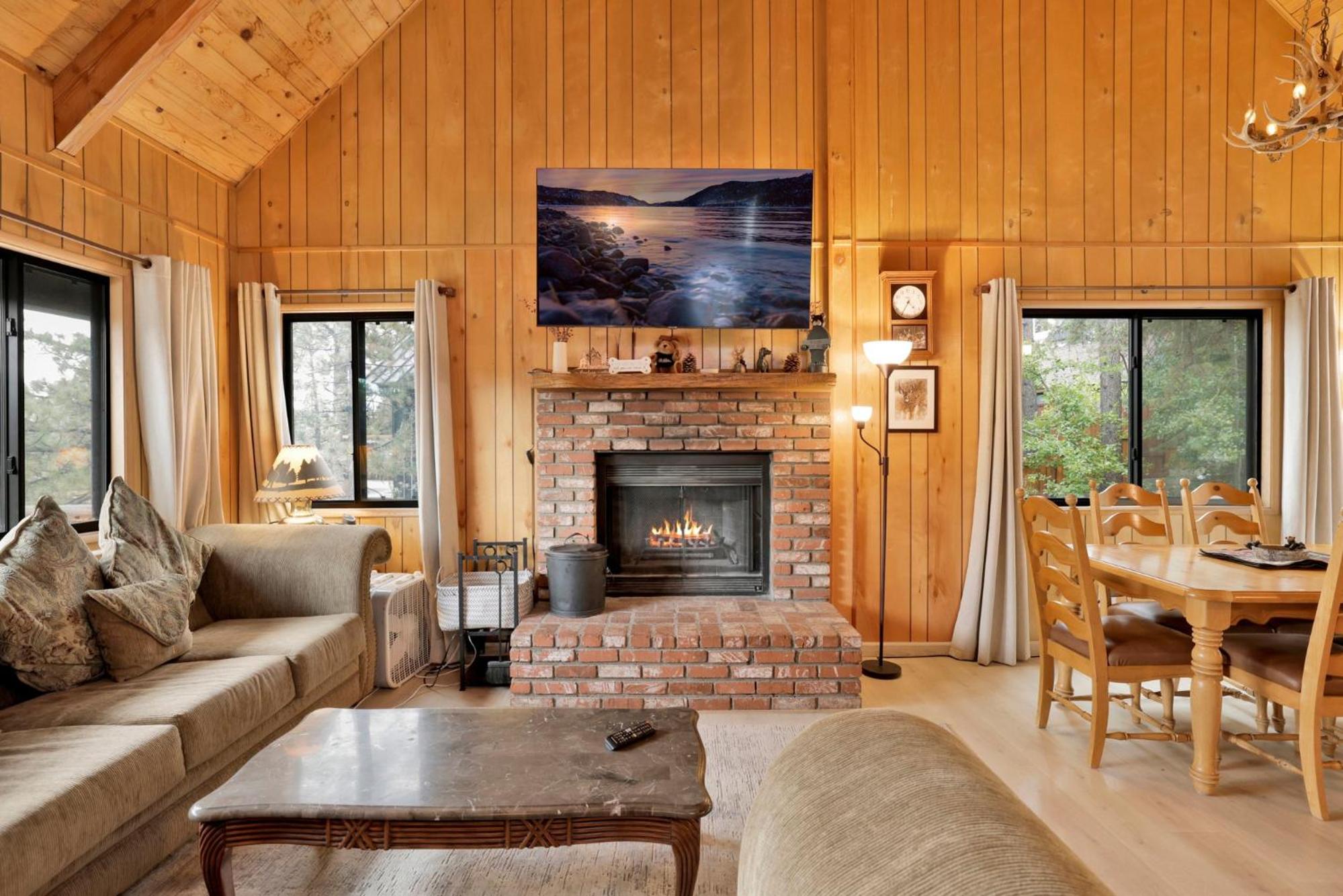 Lakeview Pines Log Cabin #2585