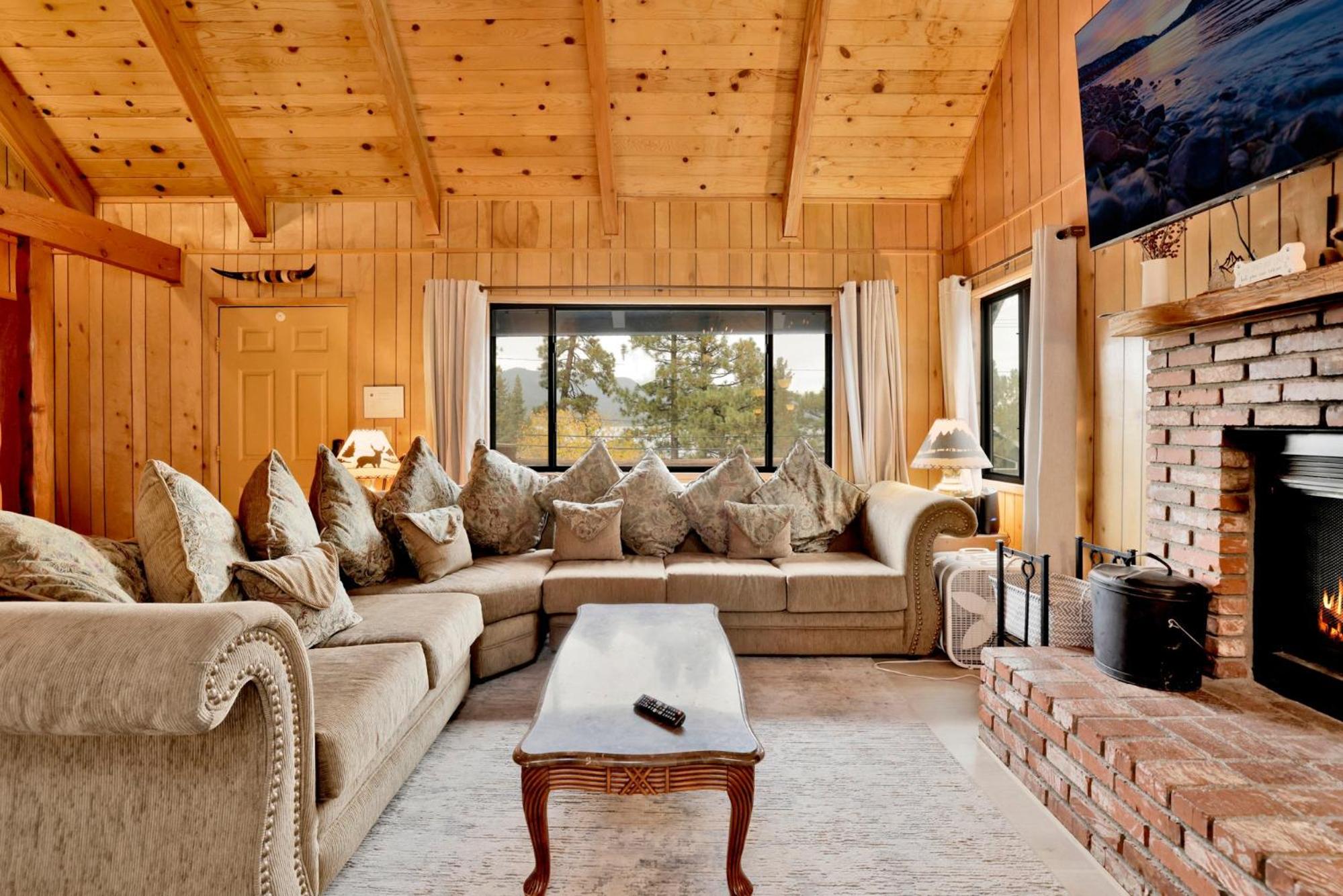 Lakeview Pines Log Cabin #2585