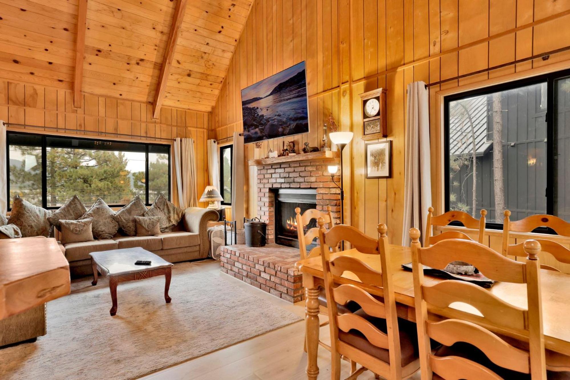 Lakeview Pines Log Cabin #2585