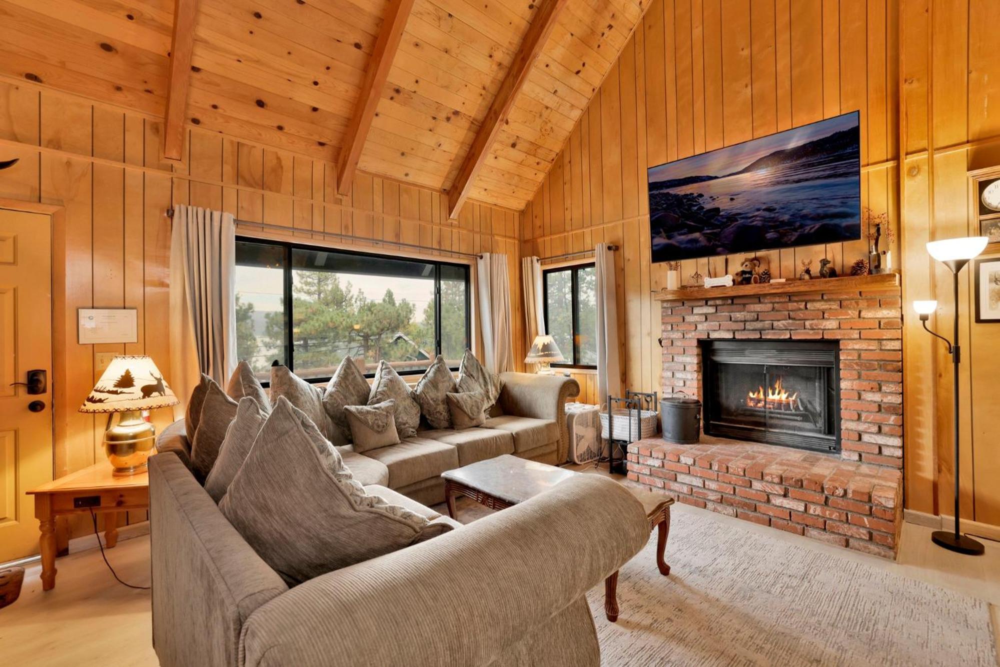 Lakeview Pines Log Cabin #2585