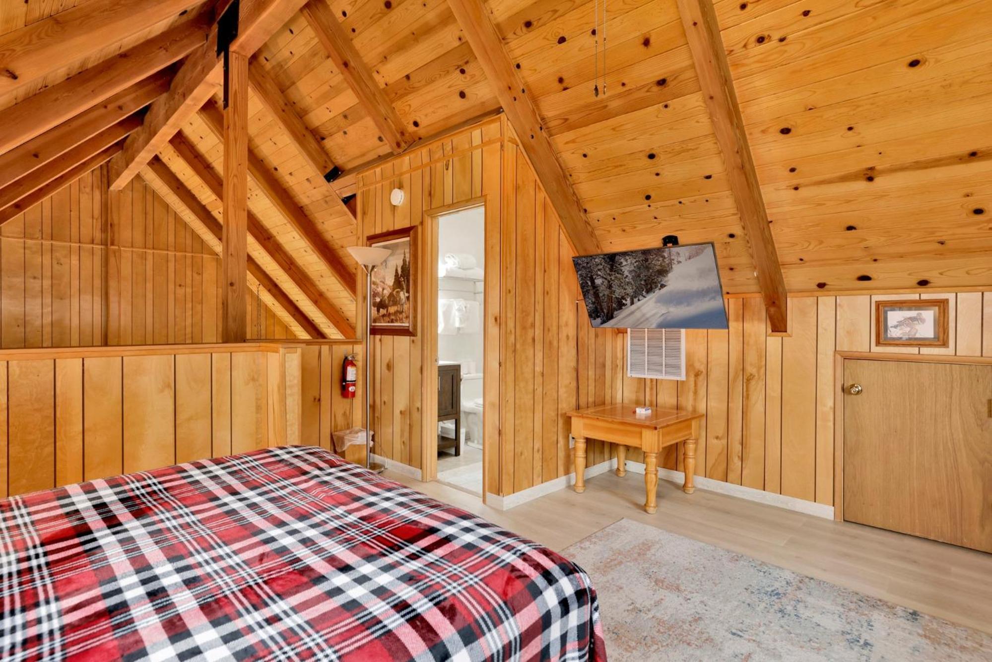 Lakeview Pines Log Cabin #2585