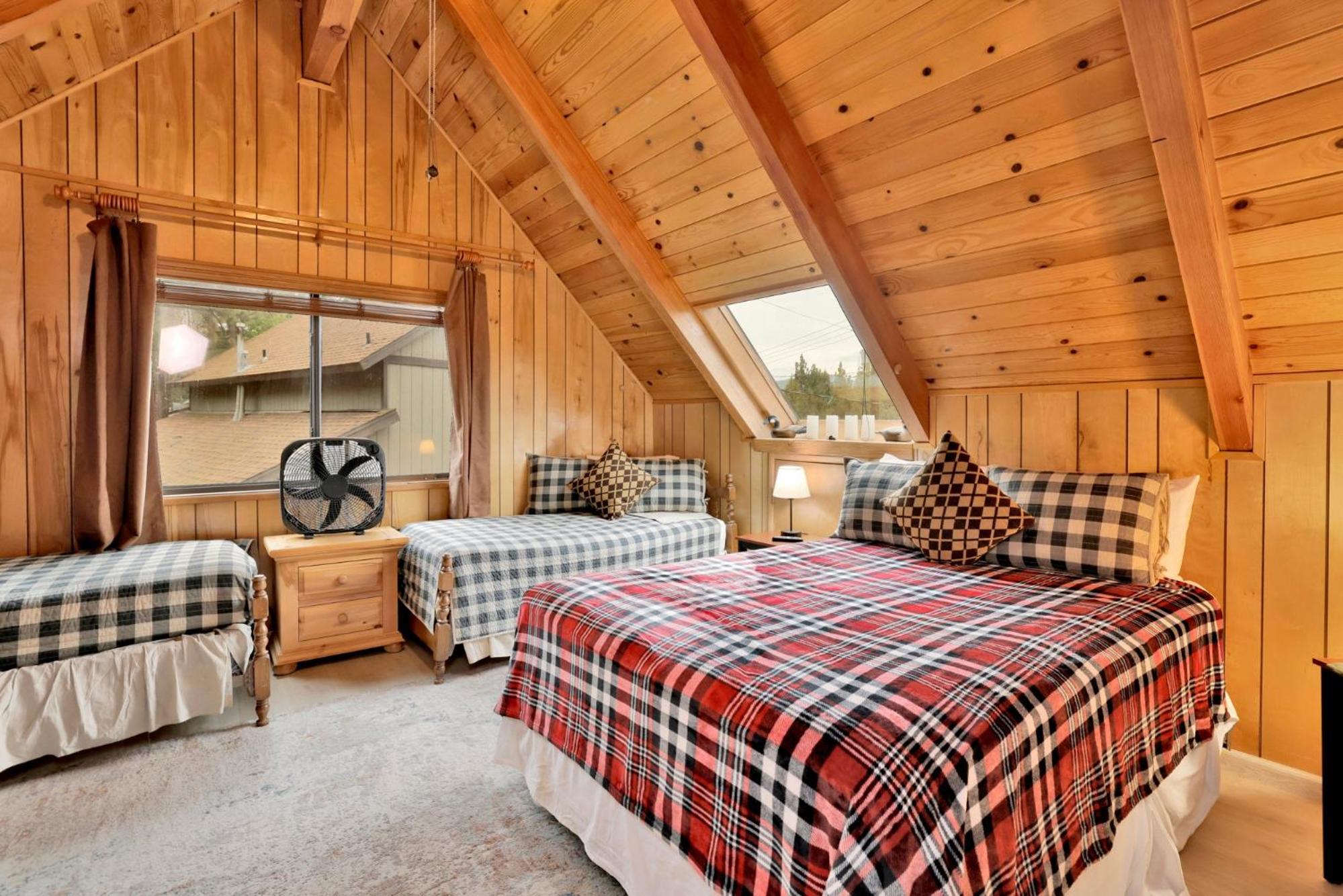 Lakeview Pines Log Cabin #2585