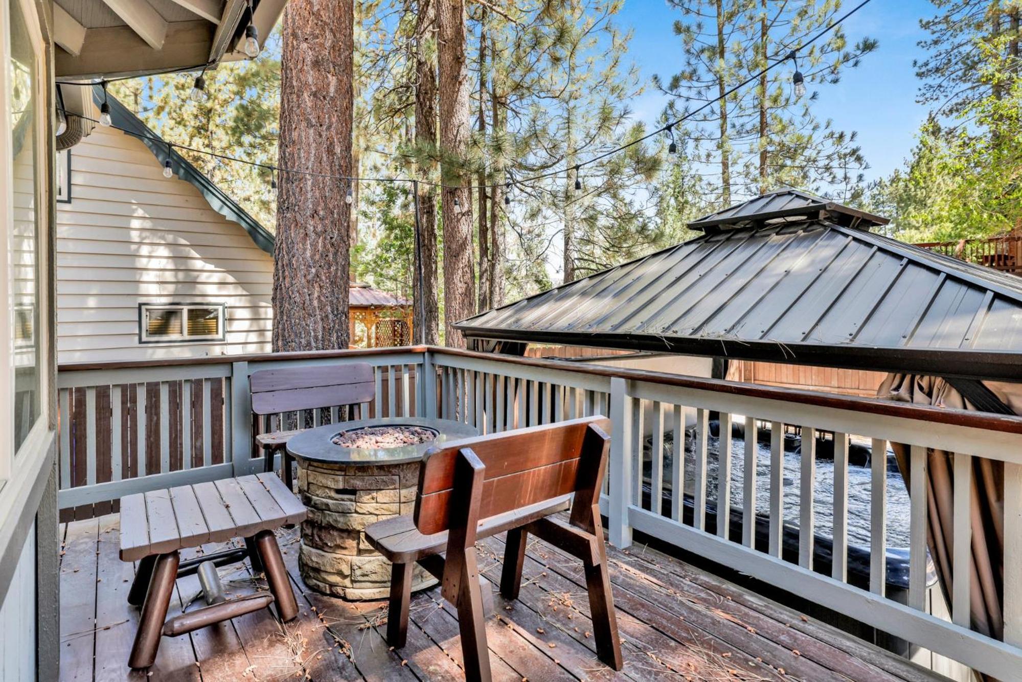 Golden West Cottage #2581