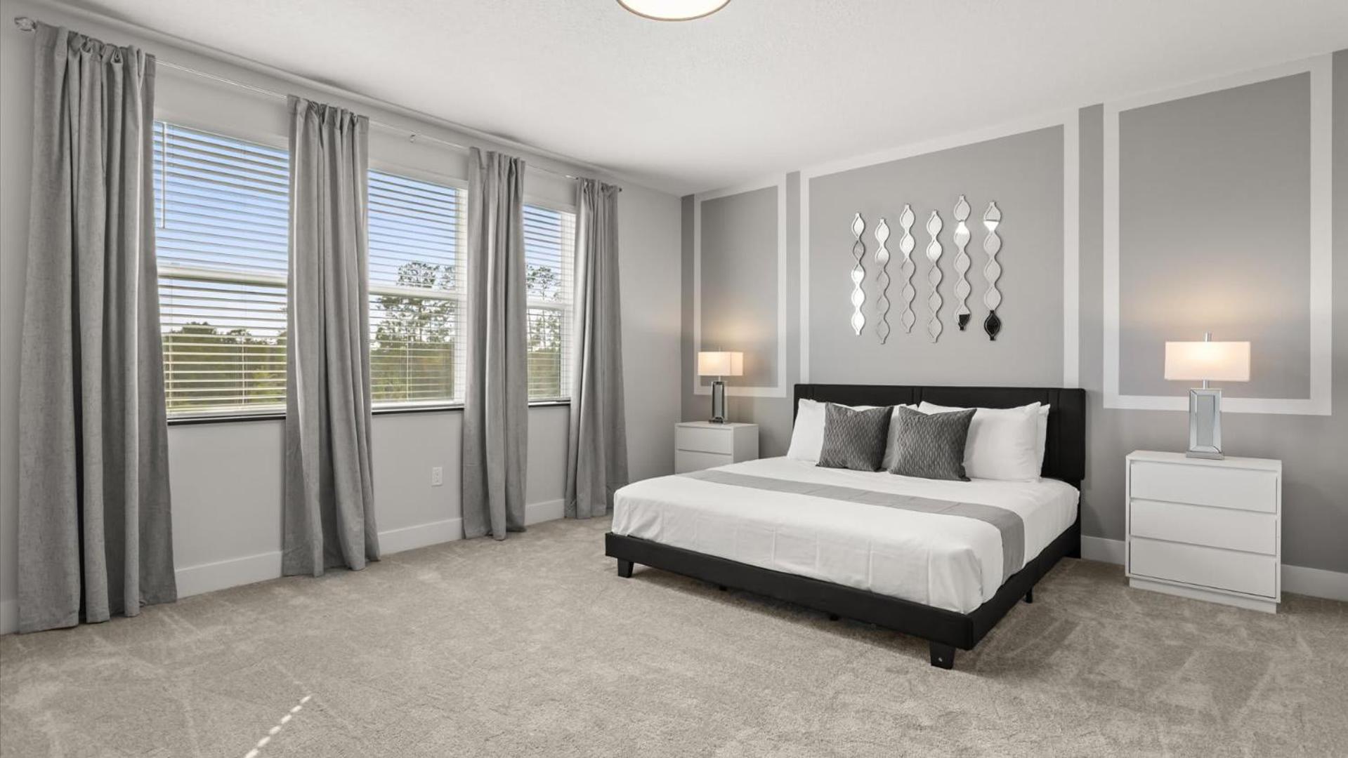 Stunning Townhome with Private Pool & Games Room