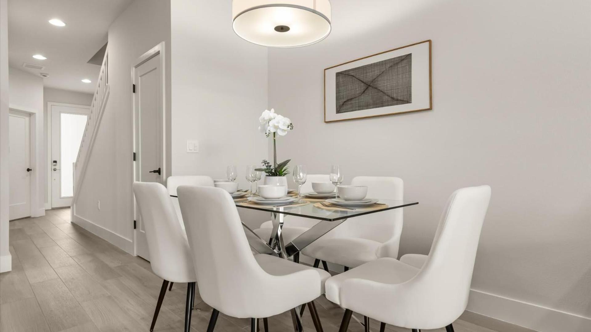 Stunning Townhome with Private Pool & Games Room