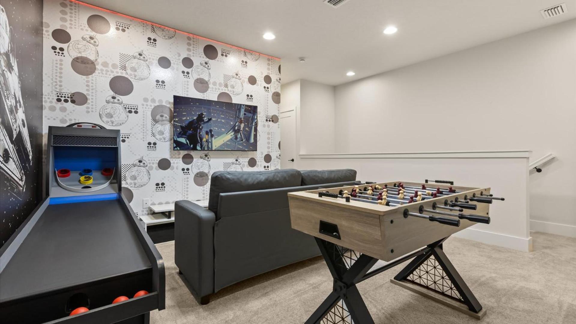 Stunning Townhome with Private Pool & Games Room