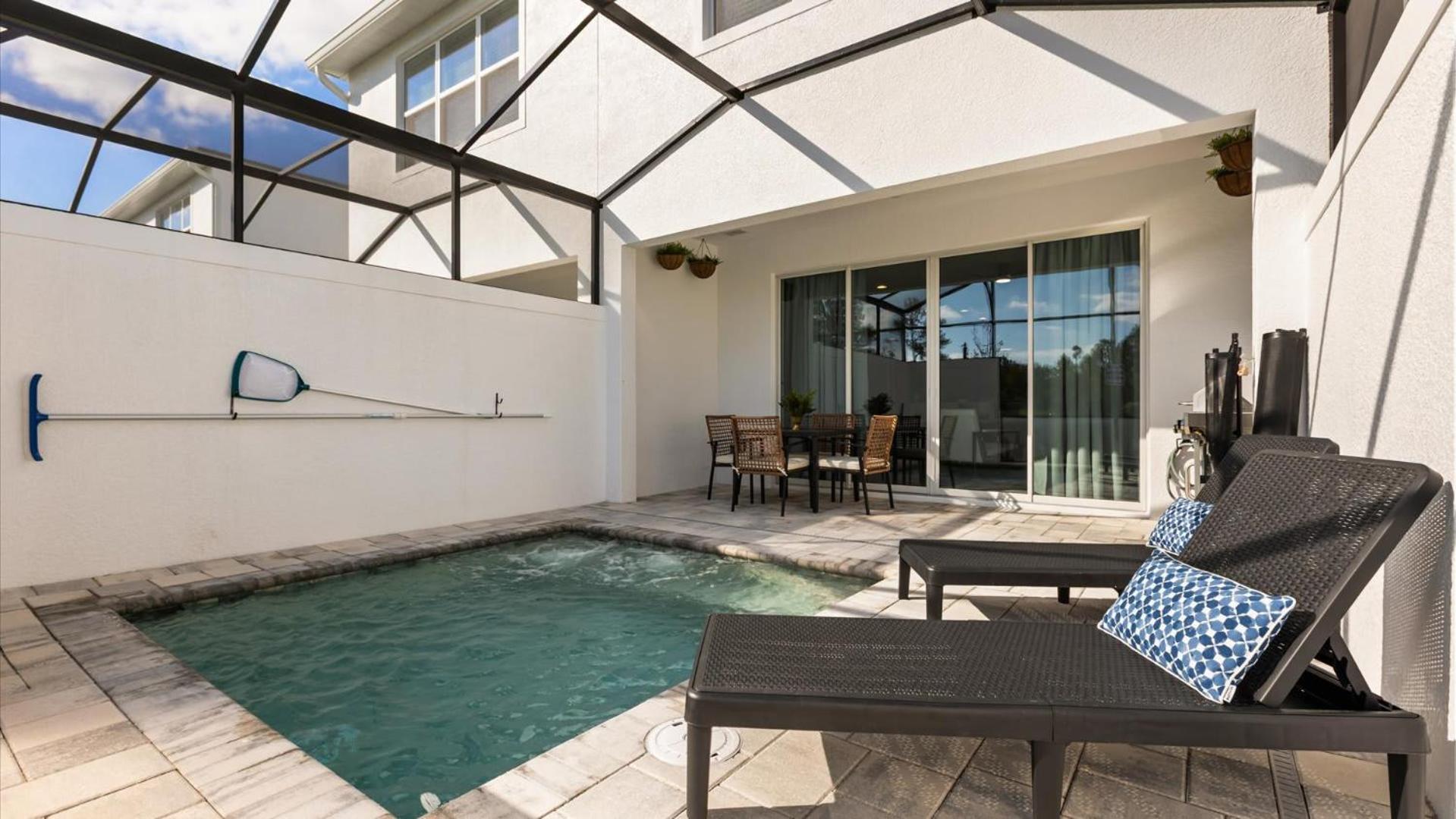 Stunning Townhome with Private Pool & Games Room