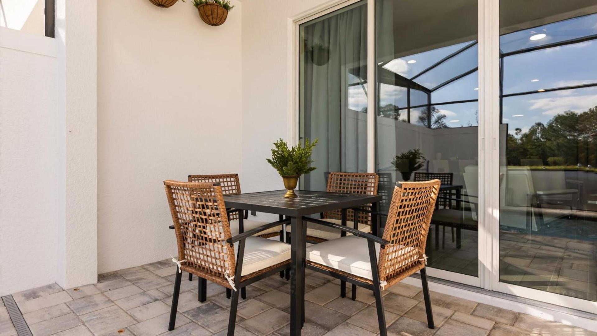 Stunning Townhome with Private Pool & Games Room