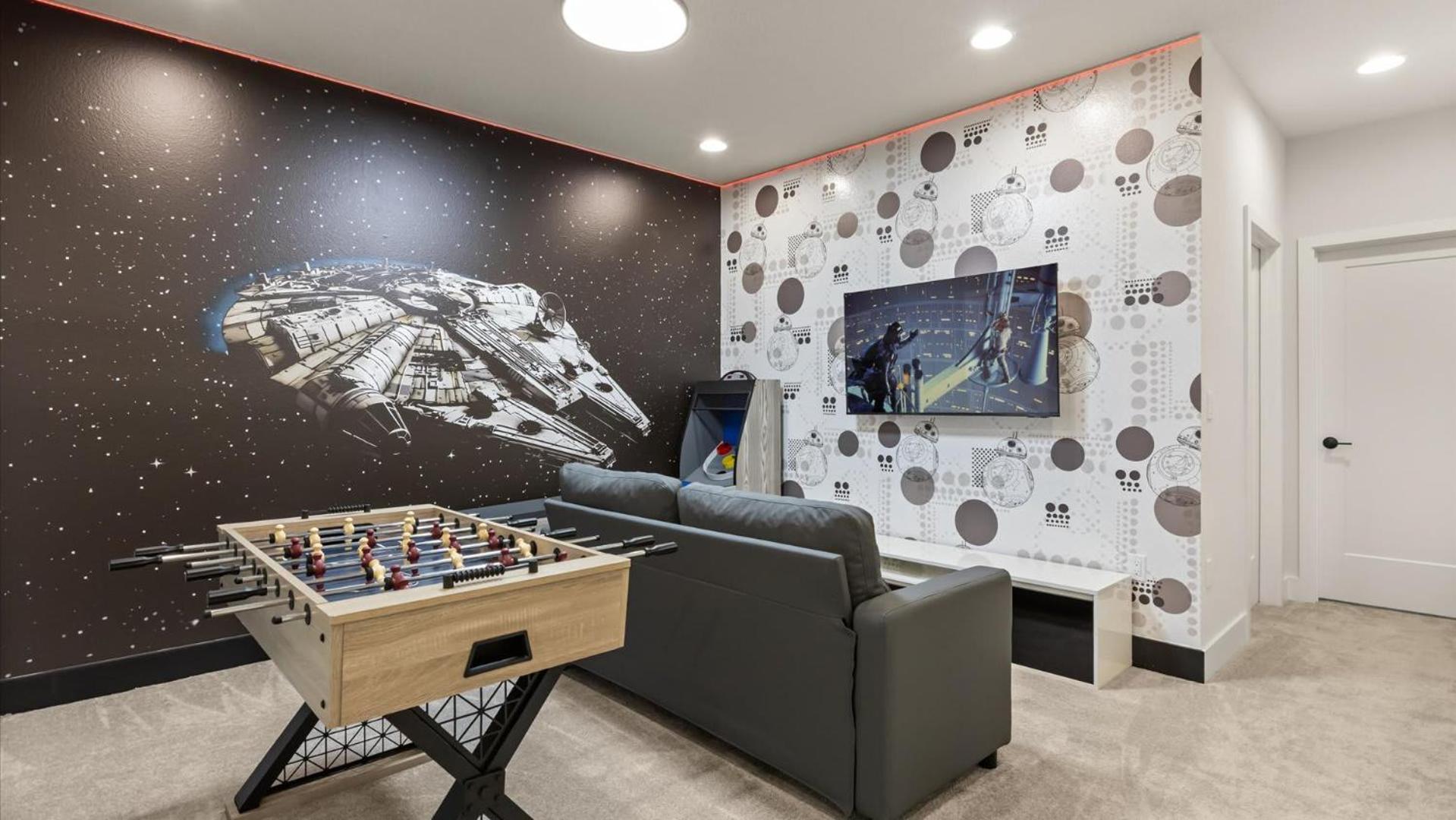 Stunning Townhome with Private Pool & Games Room