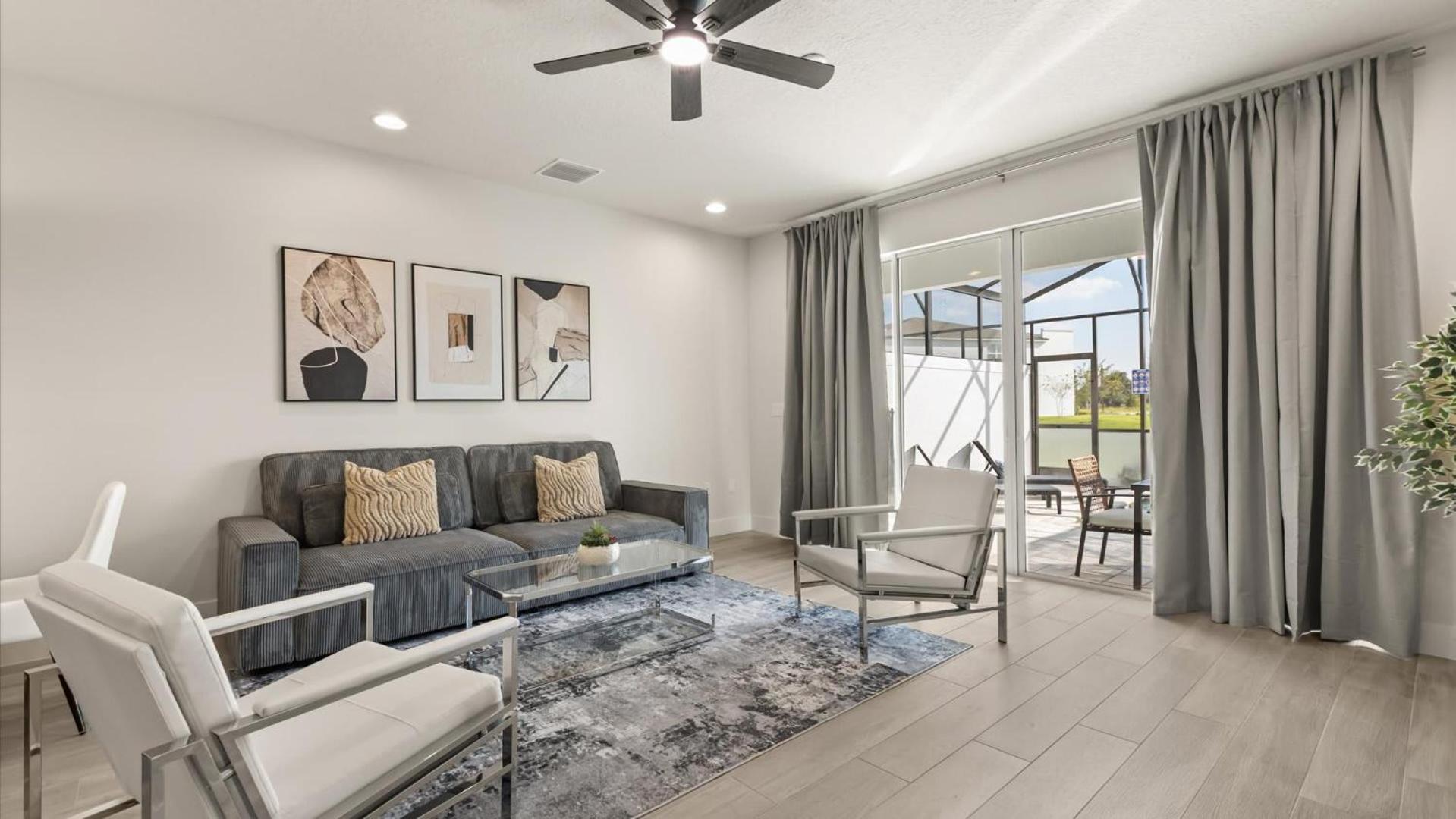 Stunning Townhome with Private Pool & Games Room