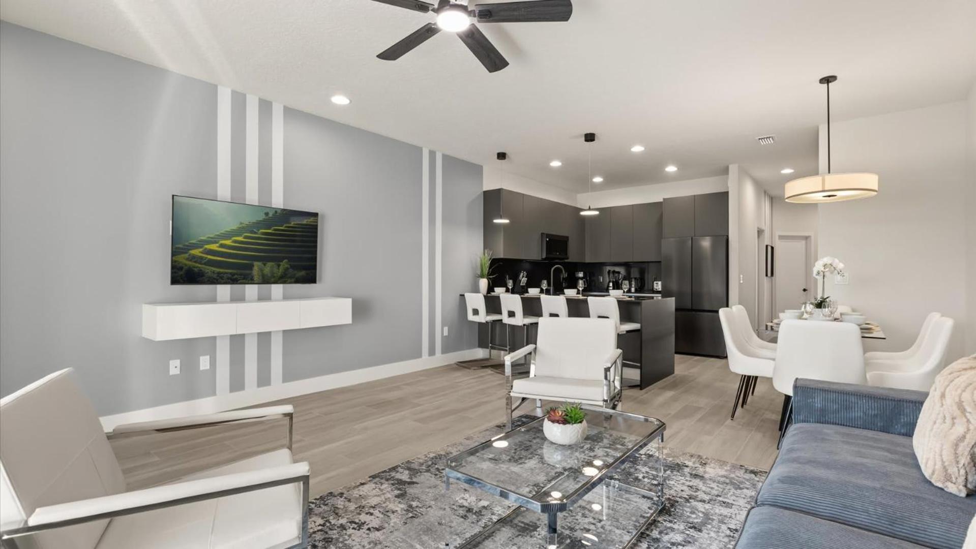 Stunning Townhome with Private Pool & Games Room