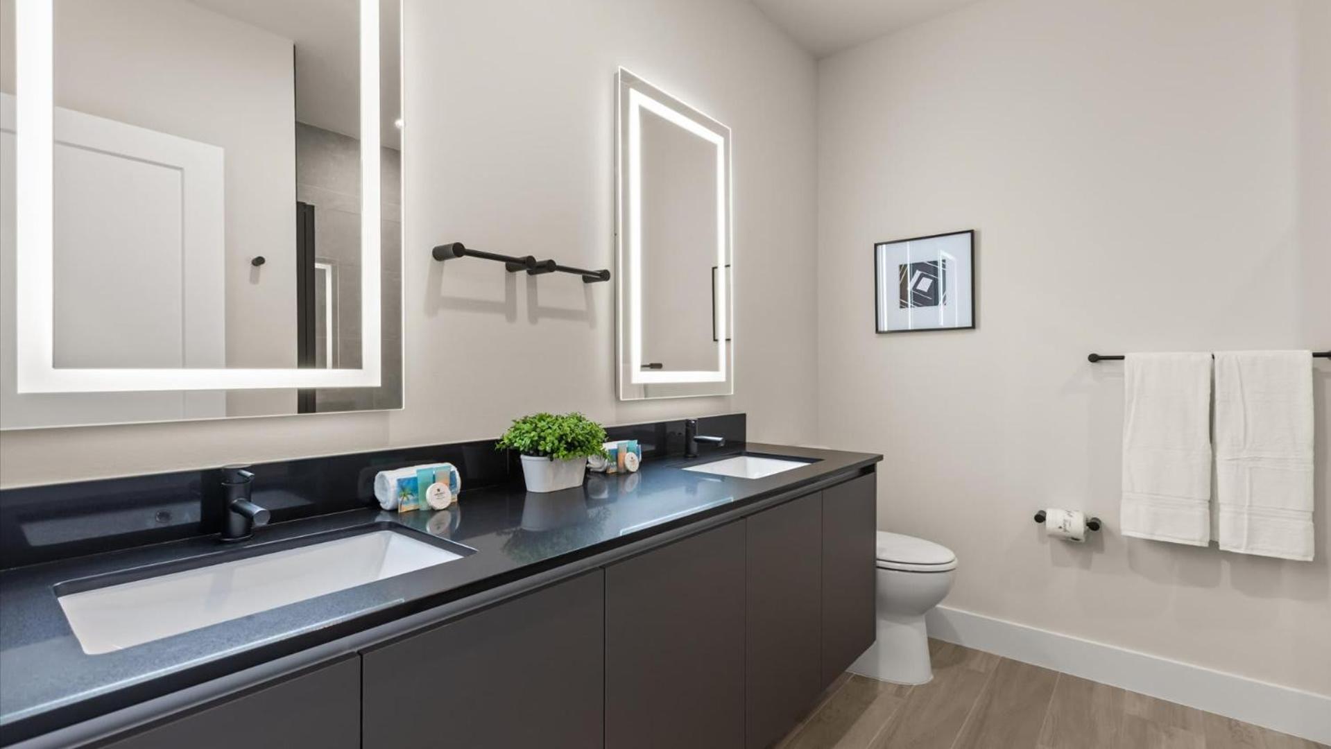 Stunning Townhome with Private Pool & Games Room