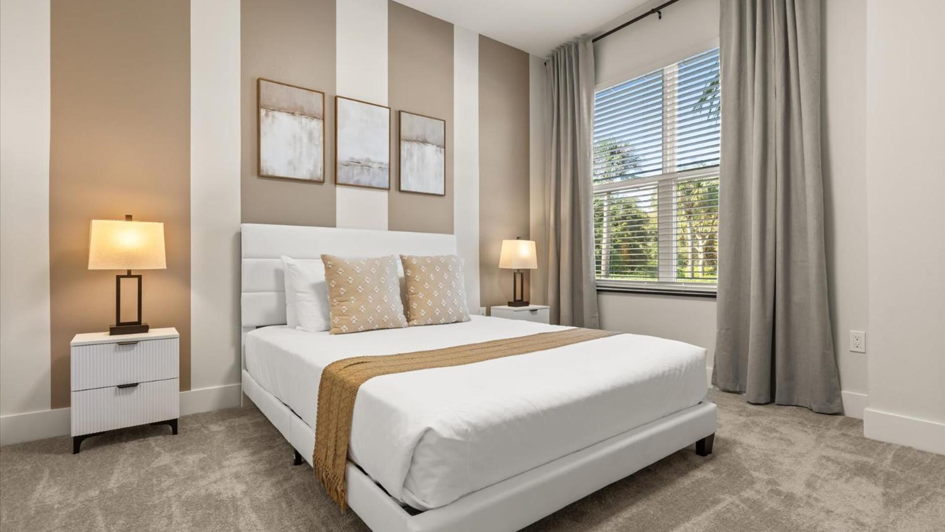Stunning Townhome with Private Pool & Games Room