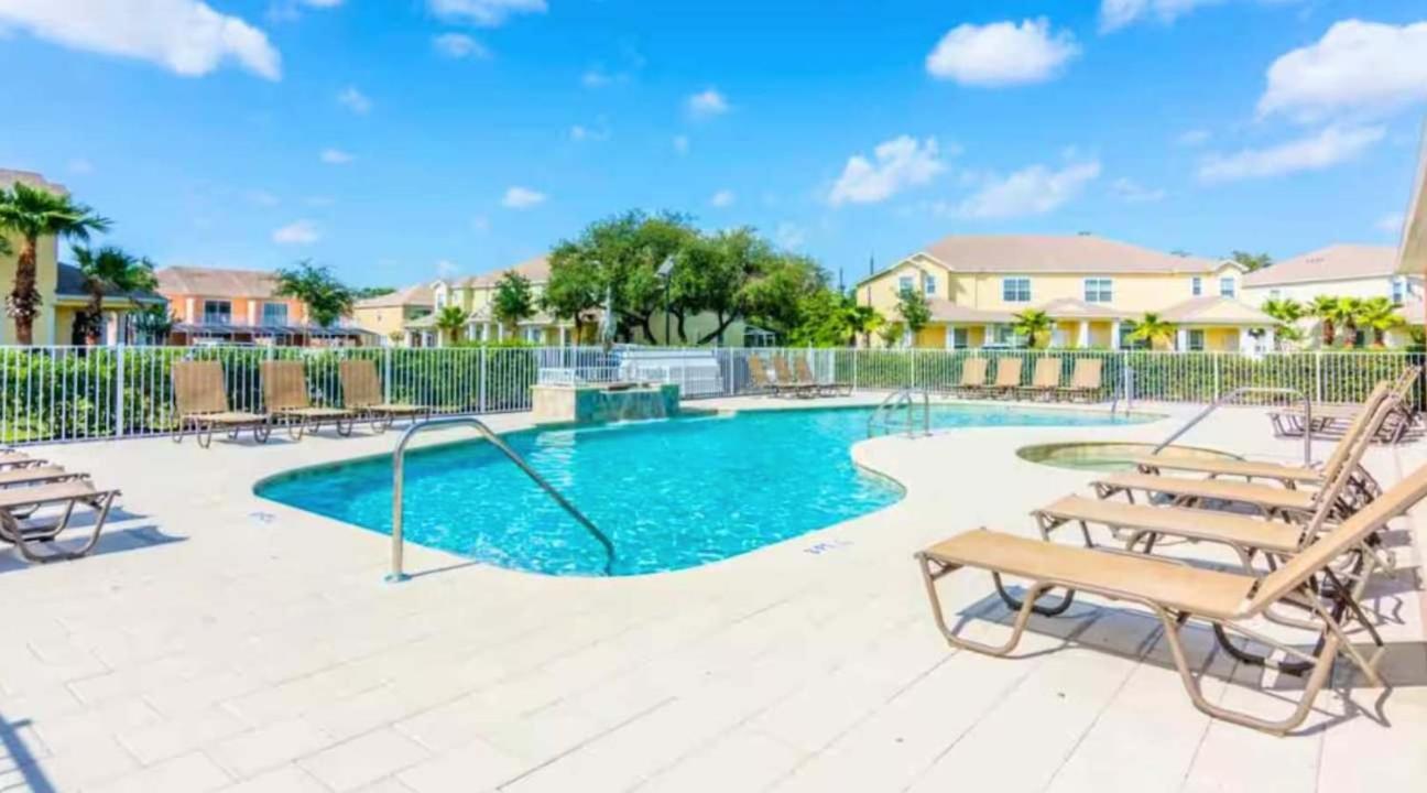 Stunning Townhome with Private Pool & Games Room