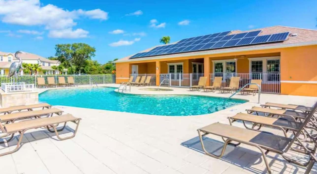 Stunning Townhome with Private Pool & Games Room