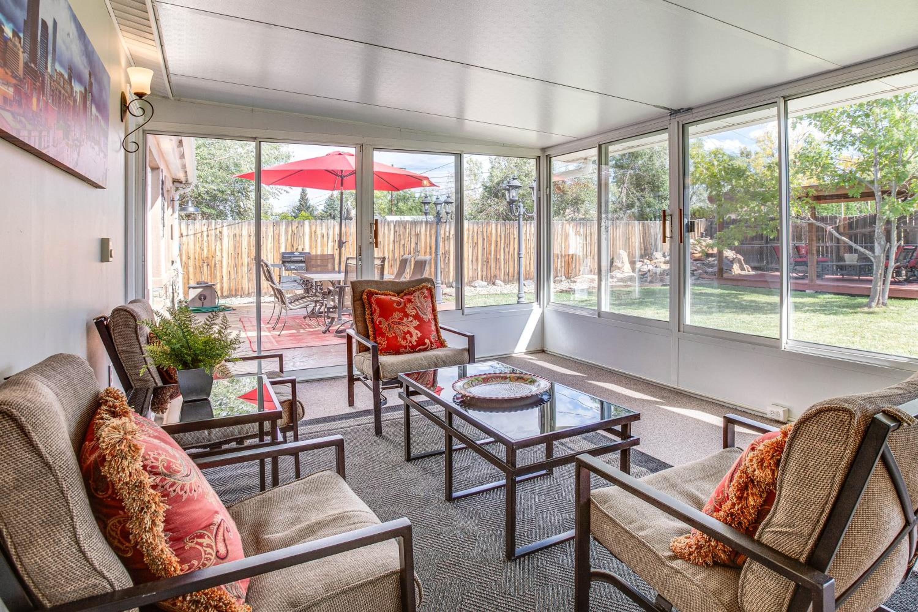 Suburban Home 9 Mi to Dtwn Denver Outdoor Oasis!