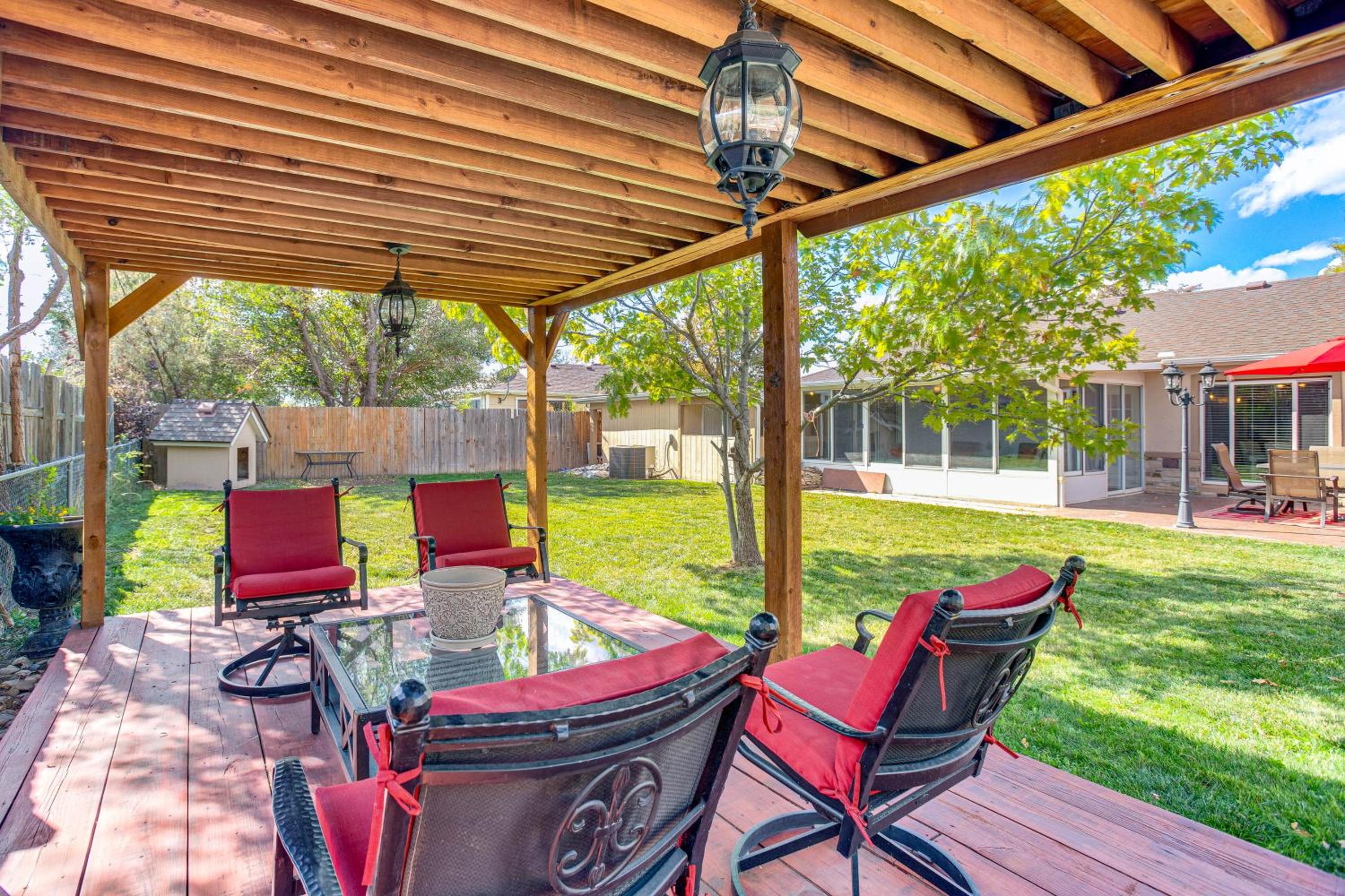Suburban Home 9 Mi to Dtwn Denver Outdoor Oasis!