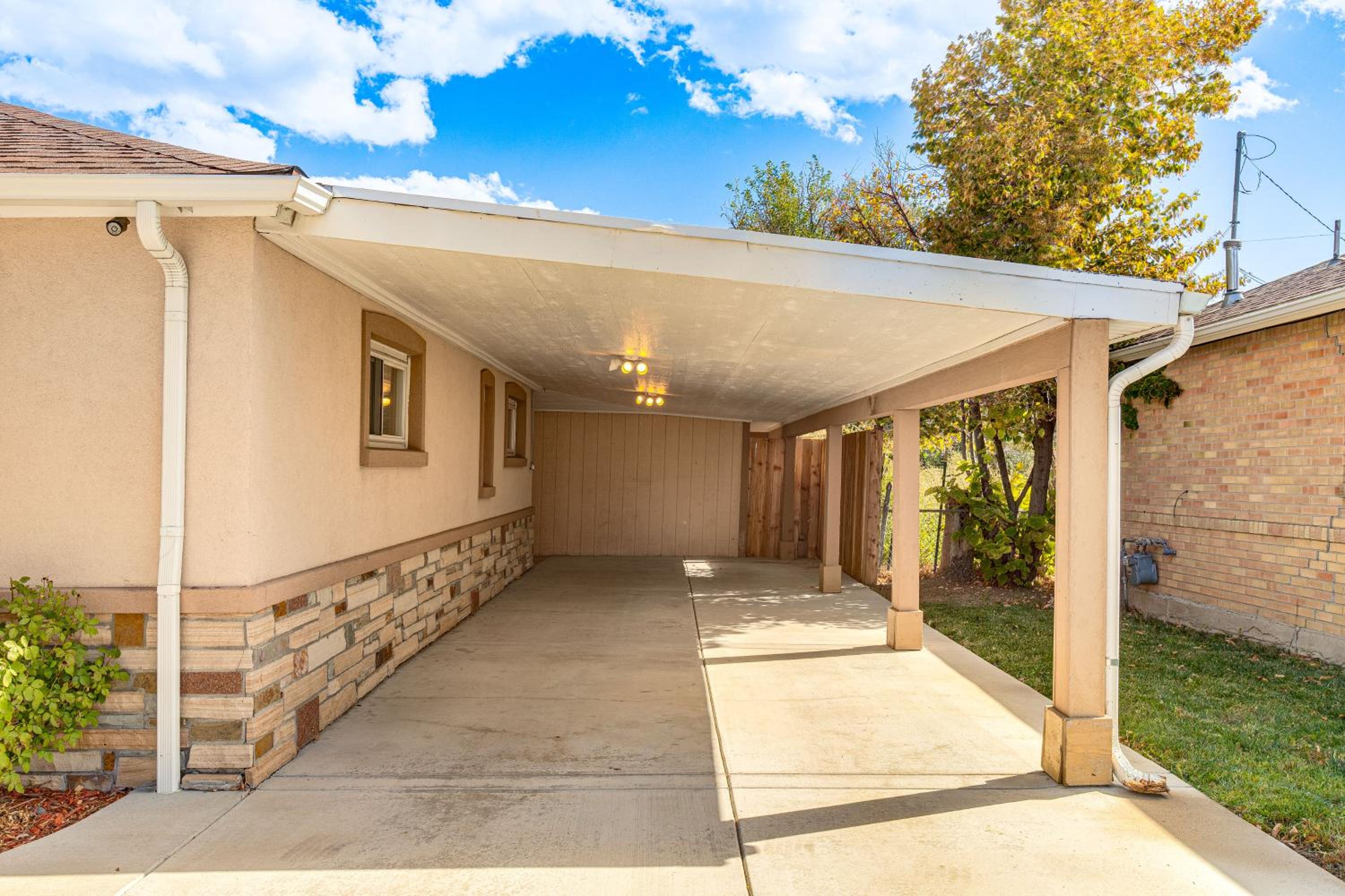 Suburban Home 9 Mi to Dtwn Denver Outdoor Oasis!